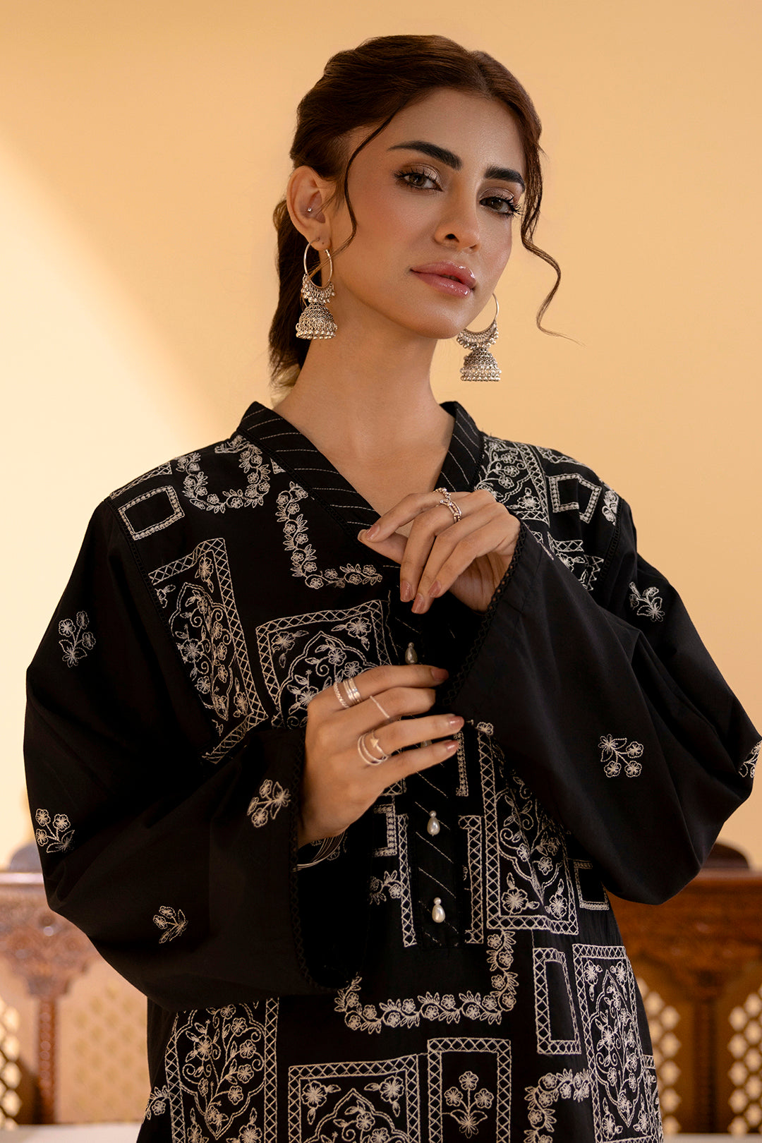 Embroidered Kurta - 2551