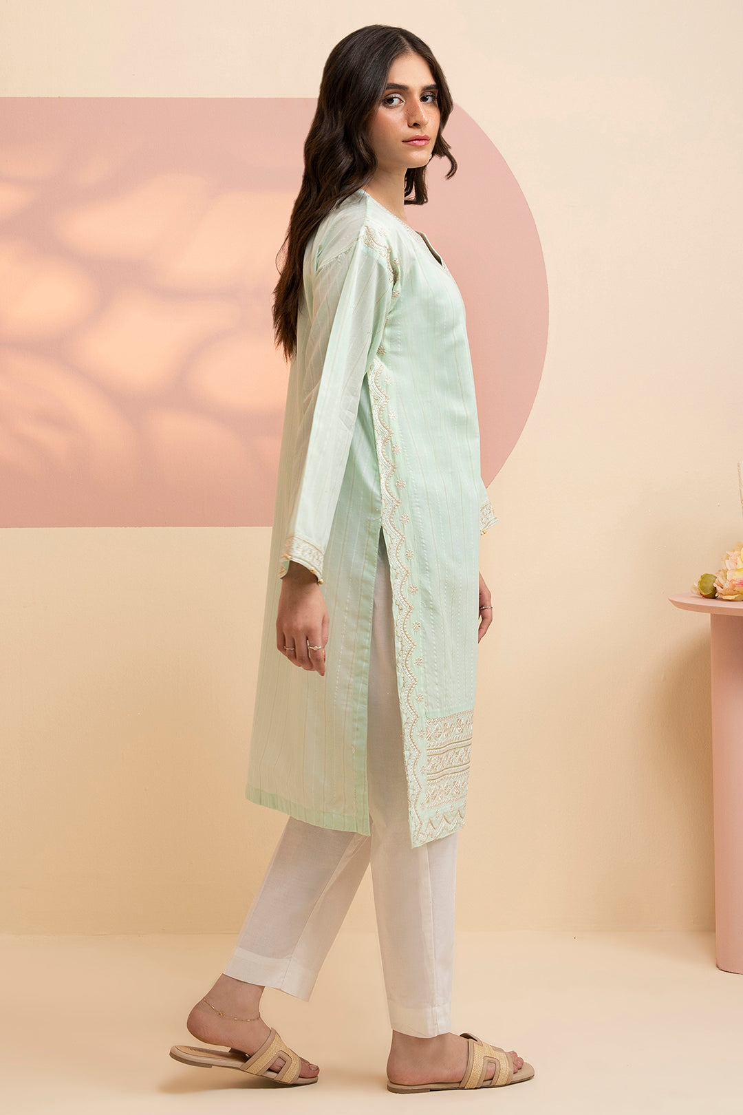 Embroidered Kurta - 2552