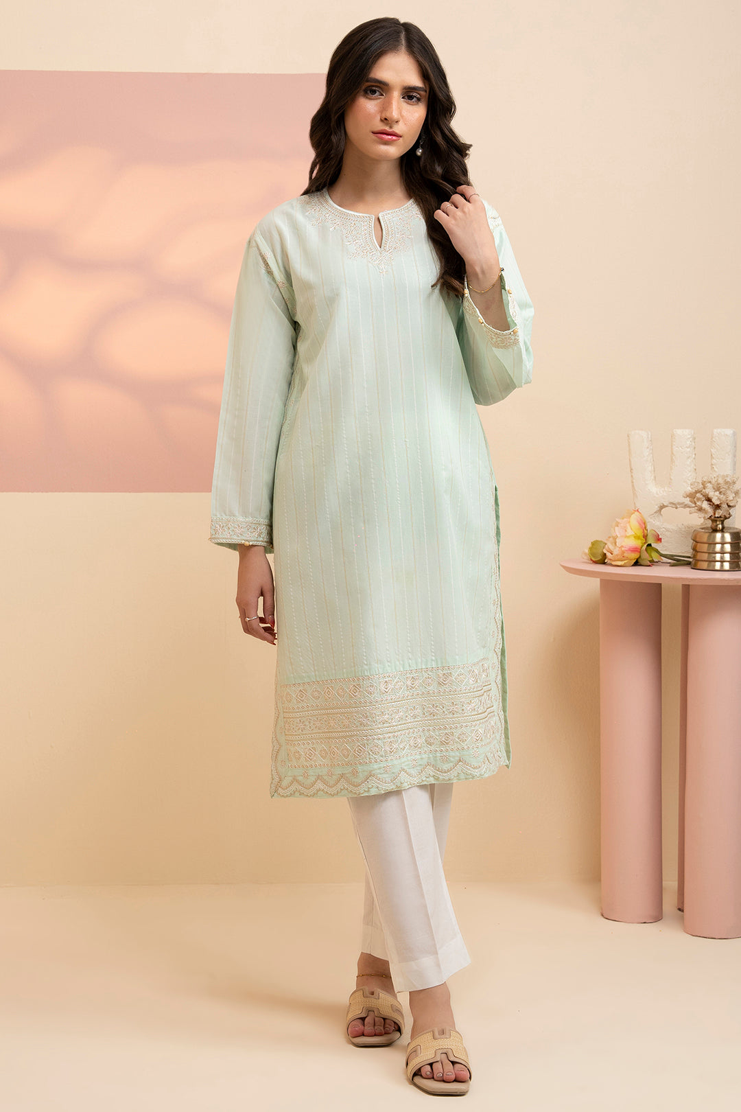 Embroidered Kurta - 2552