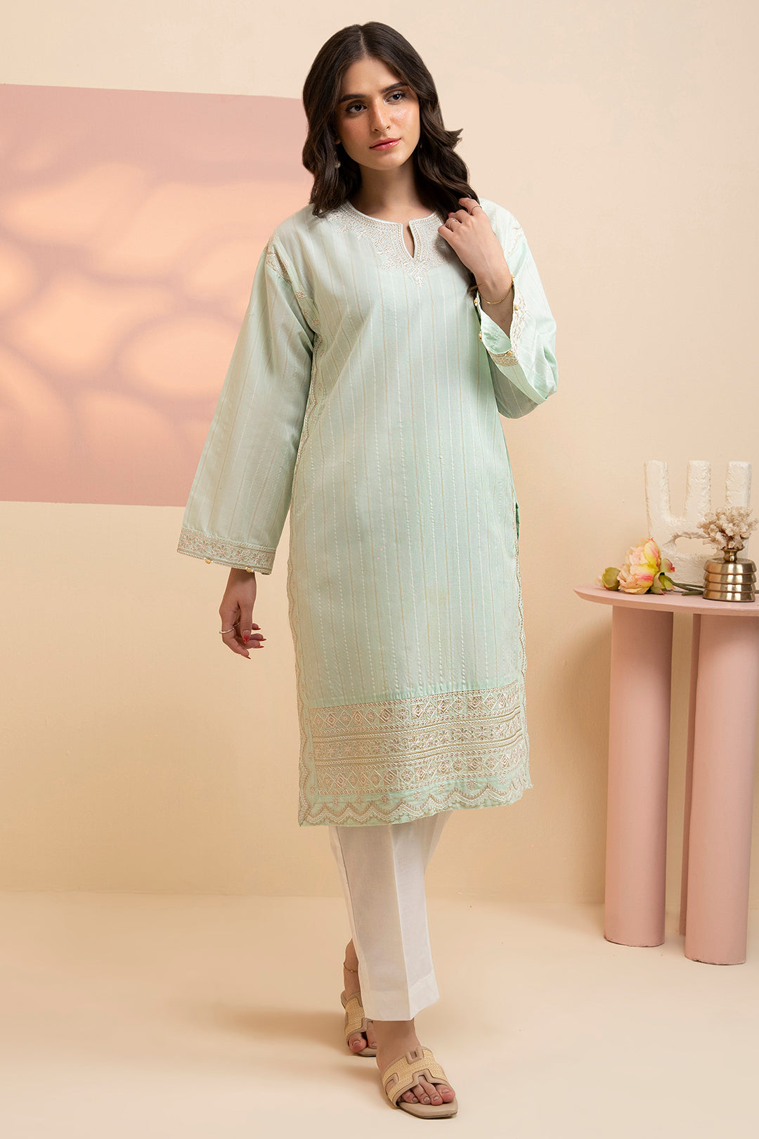 Embroidered Kurta - 2552
