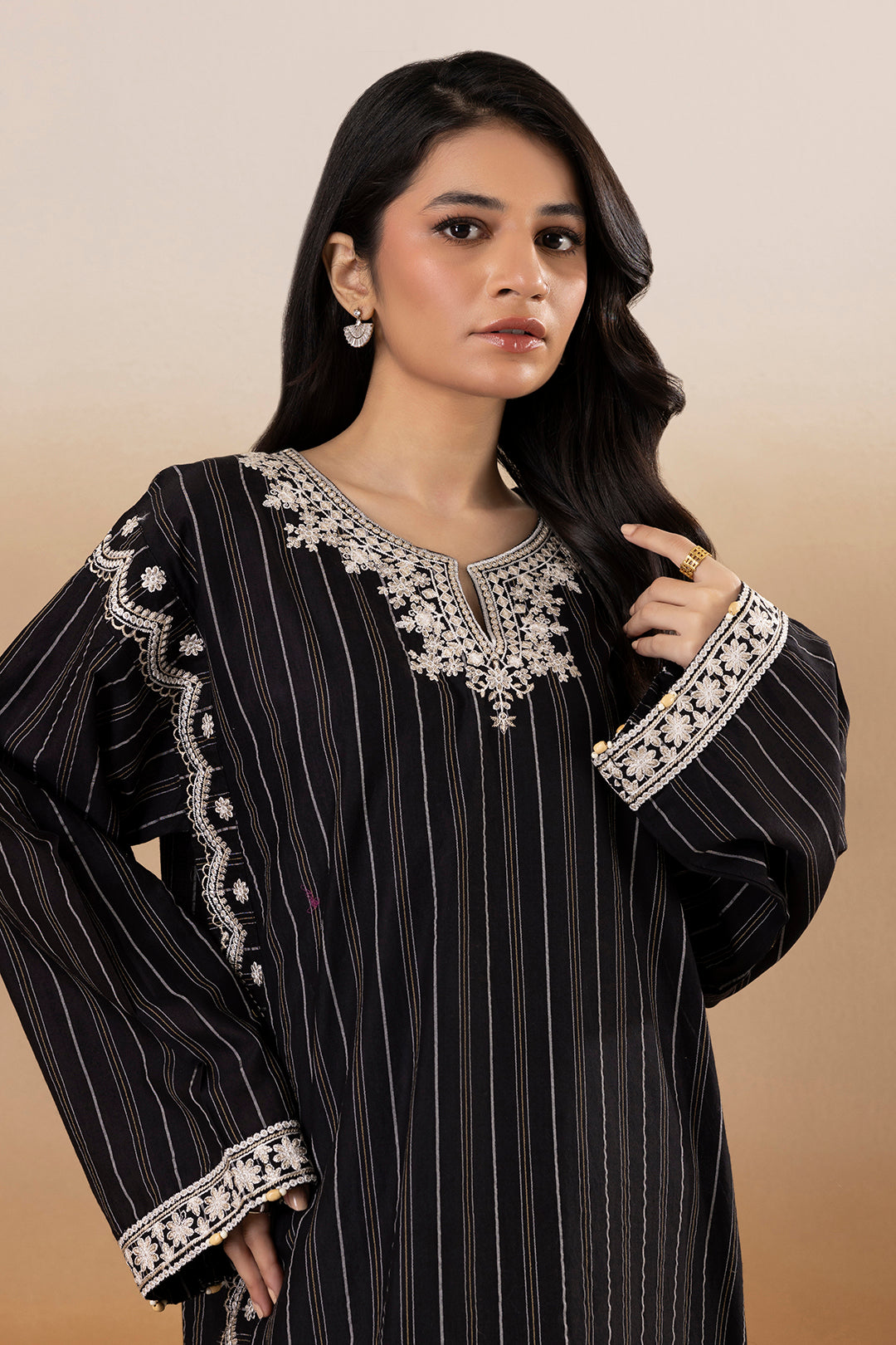Embroidered Kurta - 2553