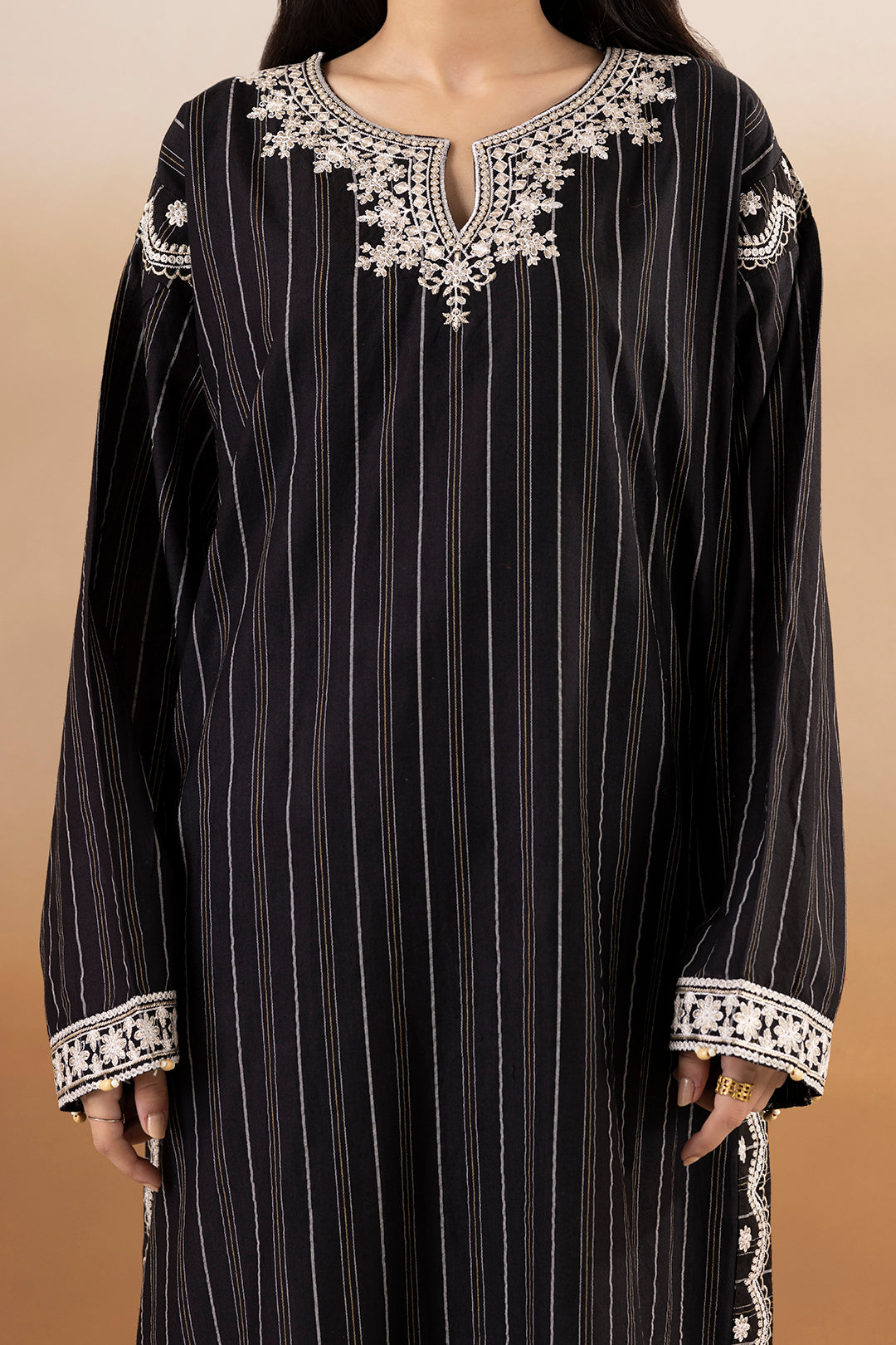 Embroidered Kurta - 2553