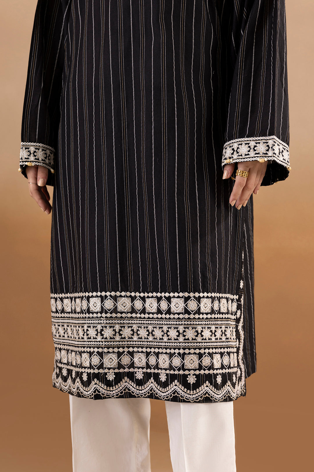 Embroidered Kurta - 2553