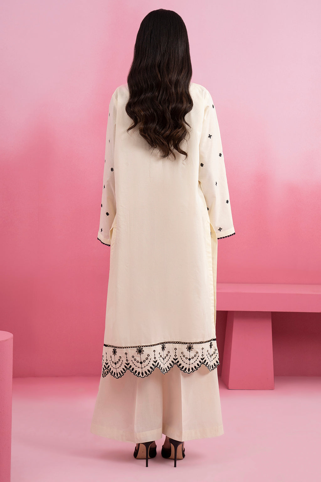 Embroidered Kurta - 2590