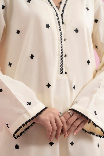 Embroidered Kurta - 2590