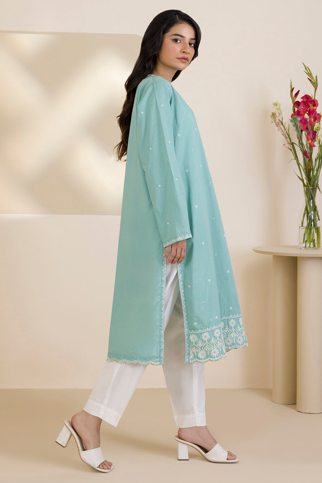 Embroidered Kurta - 2592