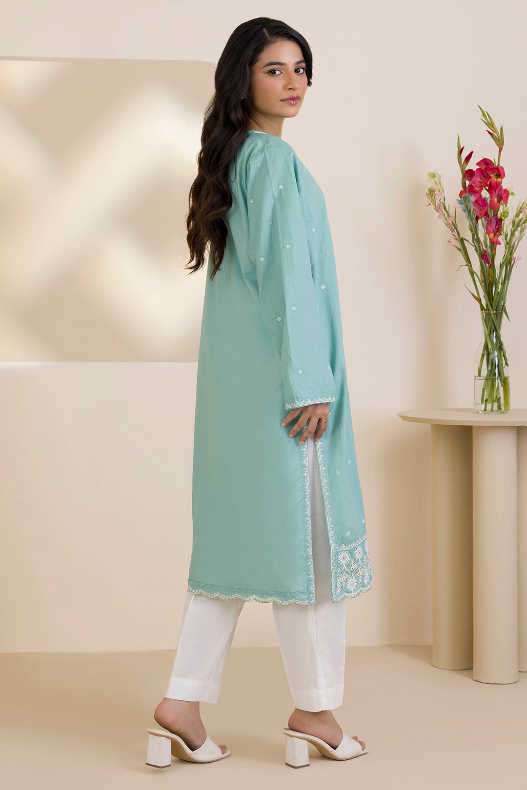 Embroidered Kurta - 2592