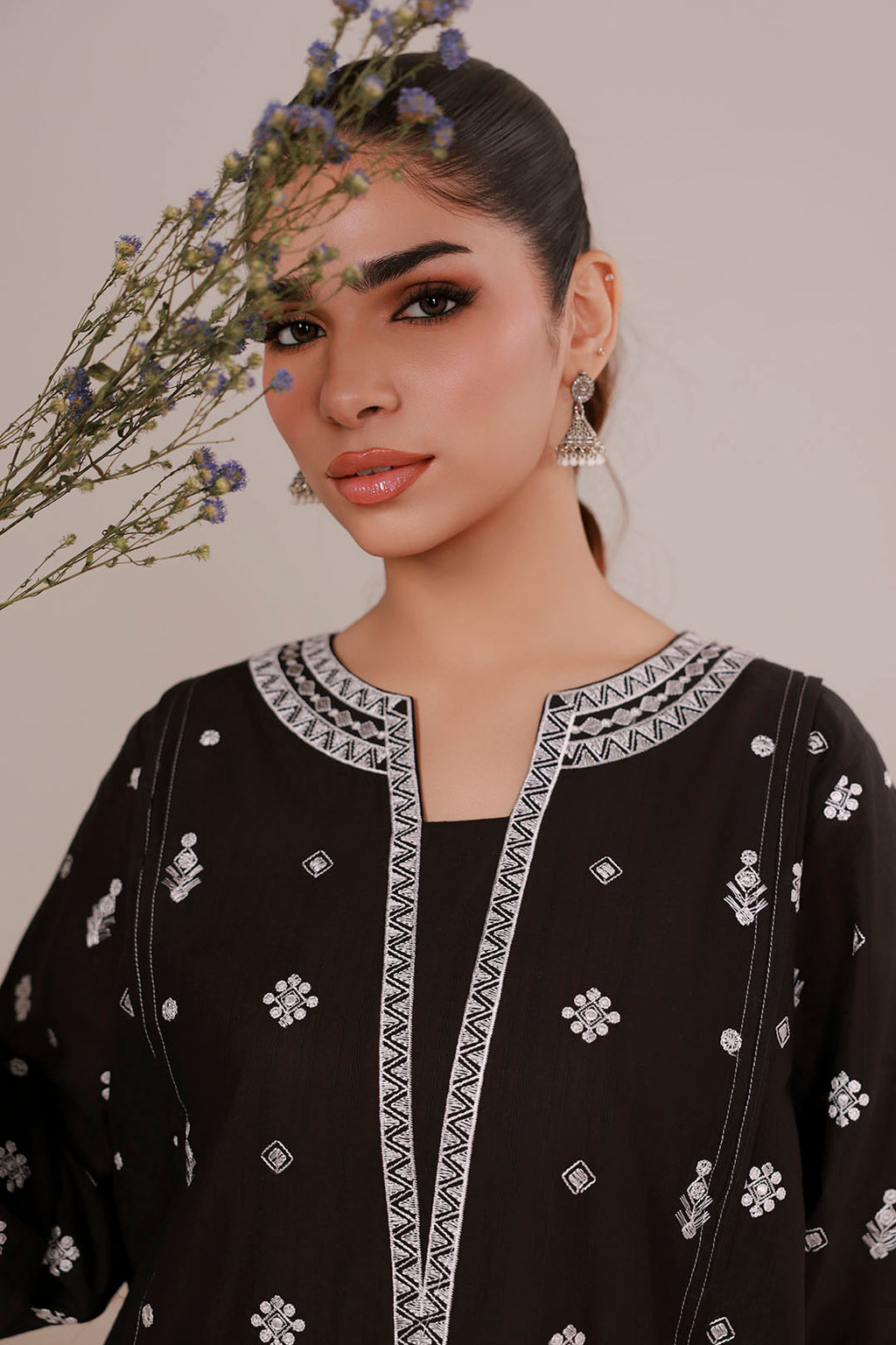 Embroidered Kurta - 2618