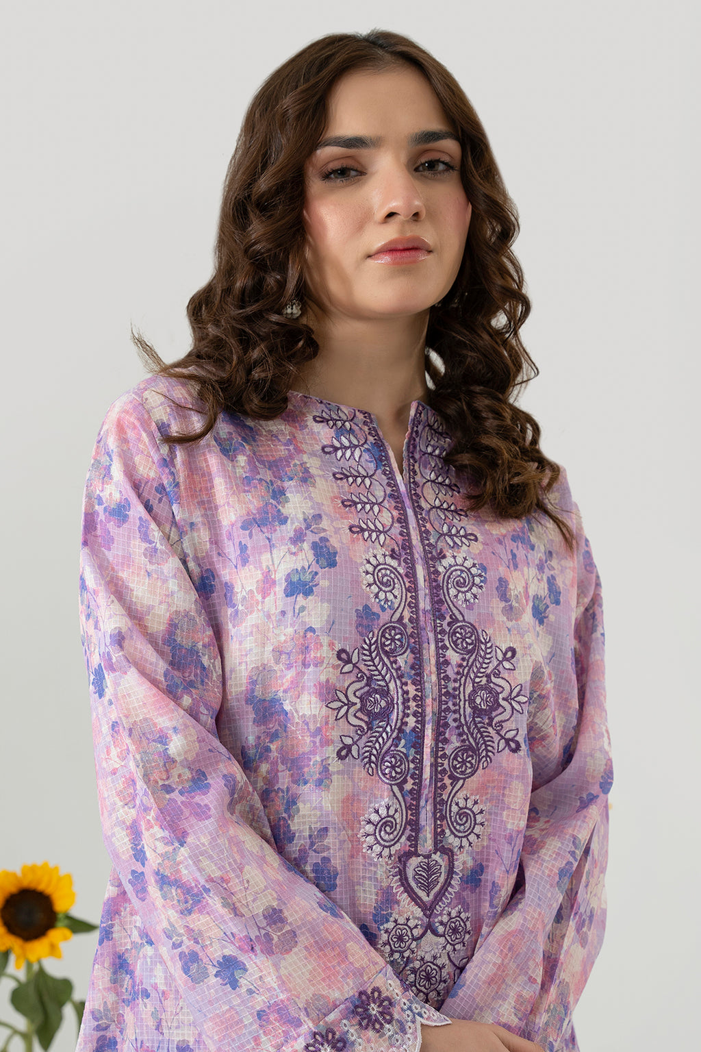 Embroidered Kurta Trouser - 1688