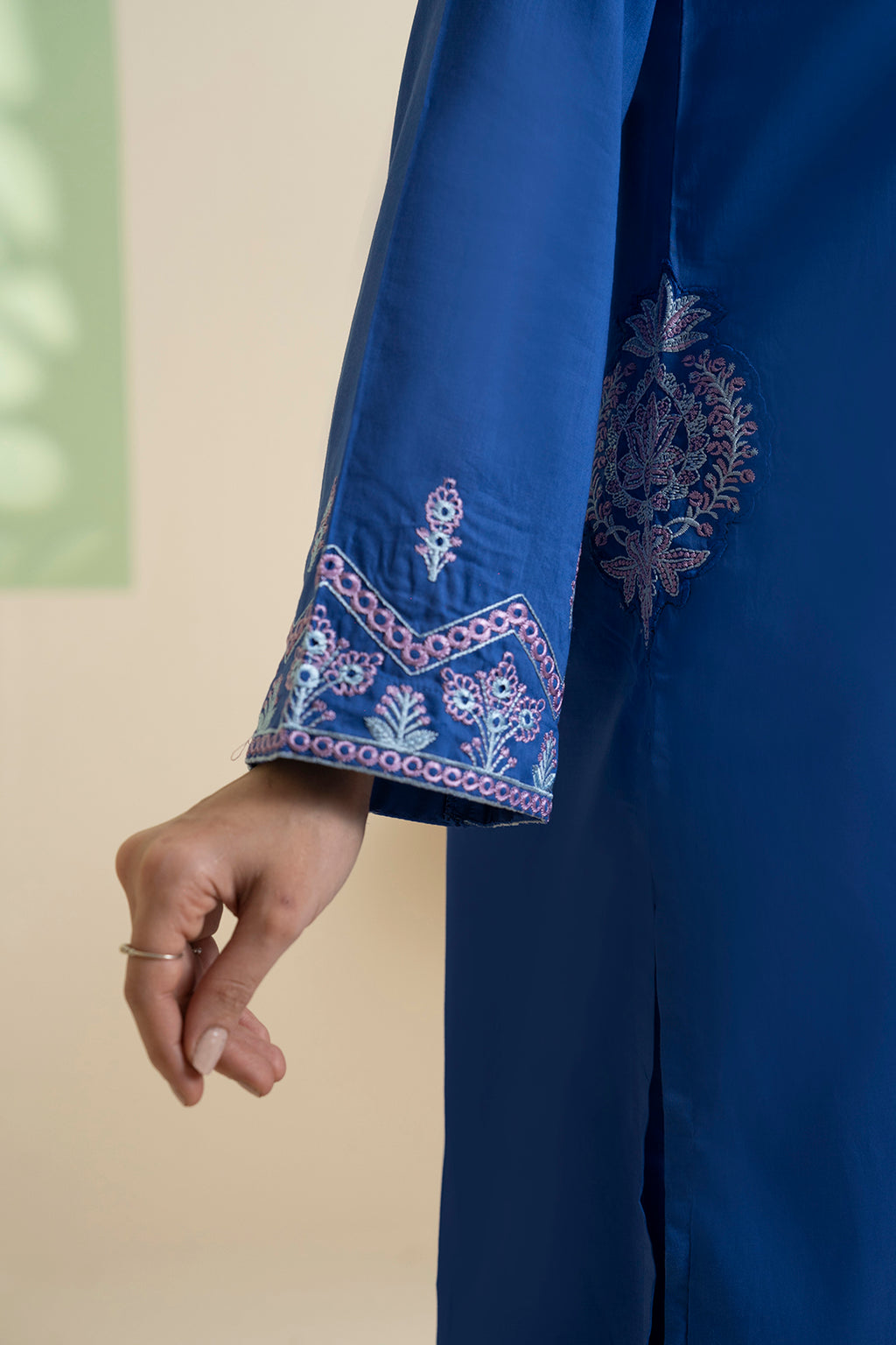 Embroidered Kurta Trouser - 1819