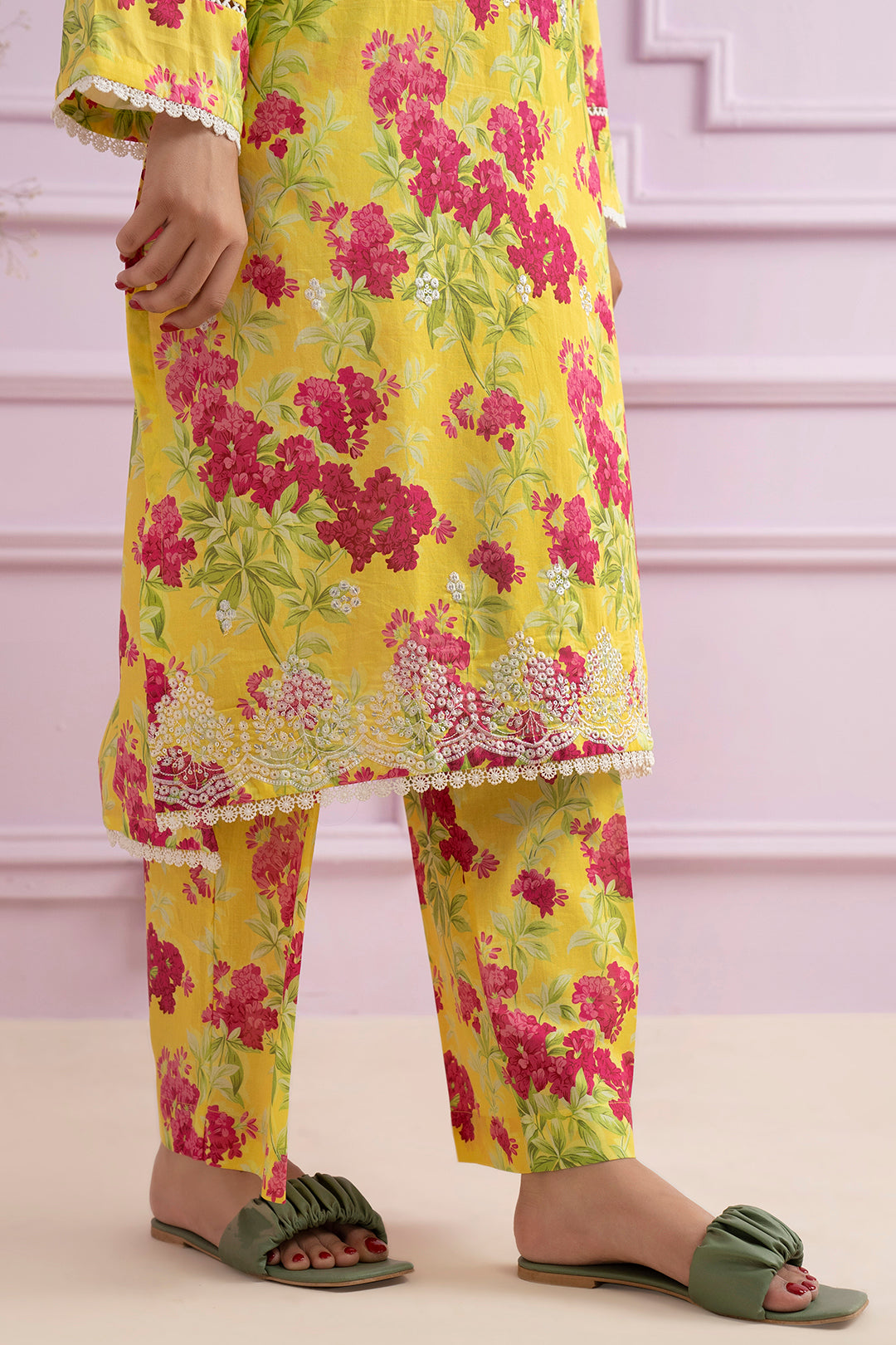 Embroidered Kurta Trouser - 1922