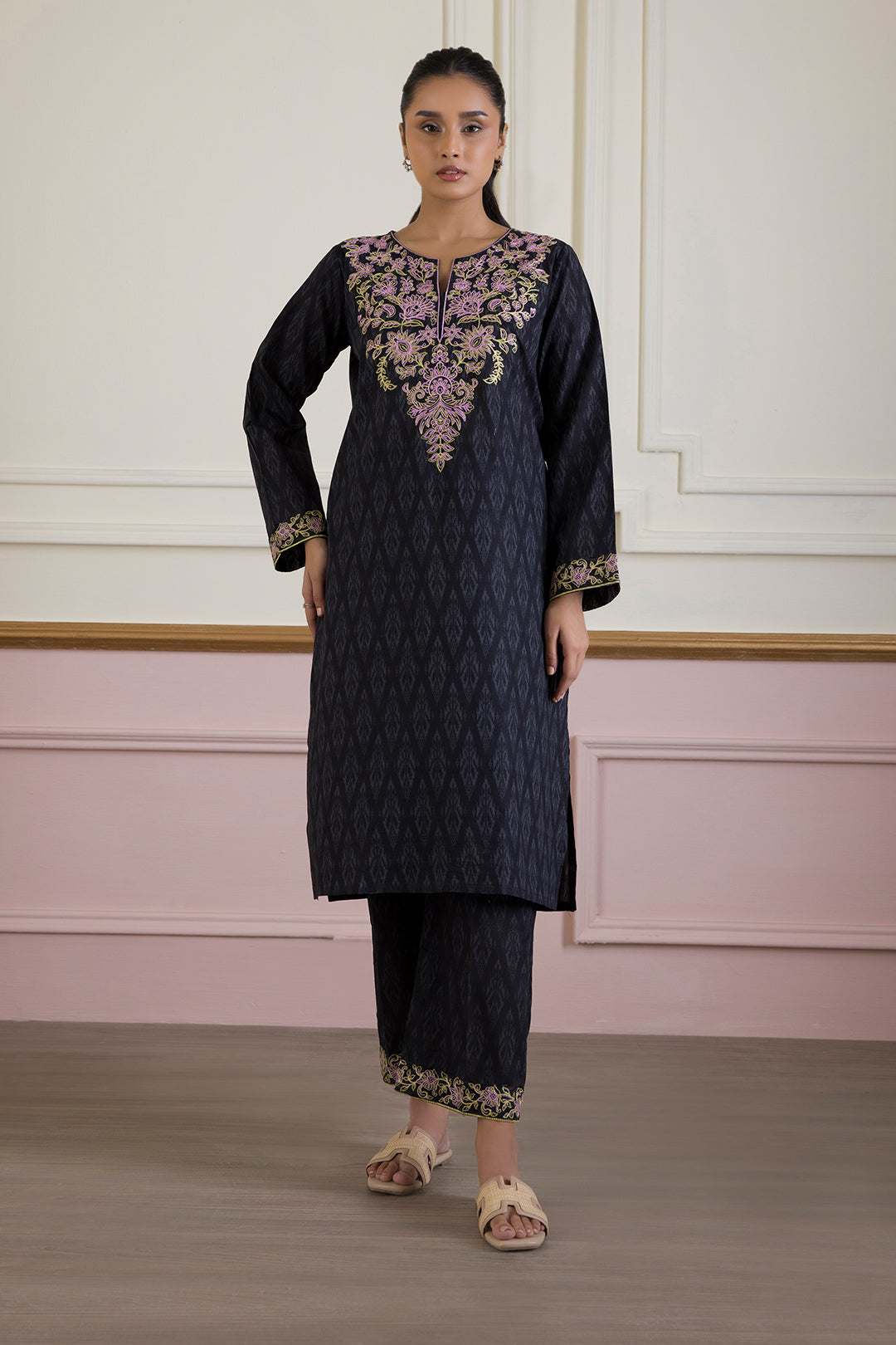 Embroidered Kurta Trouser - 1978