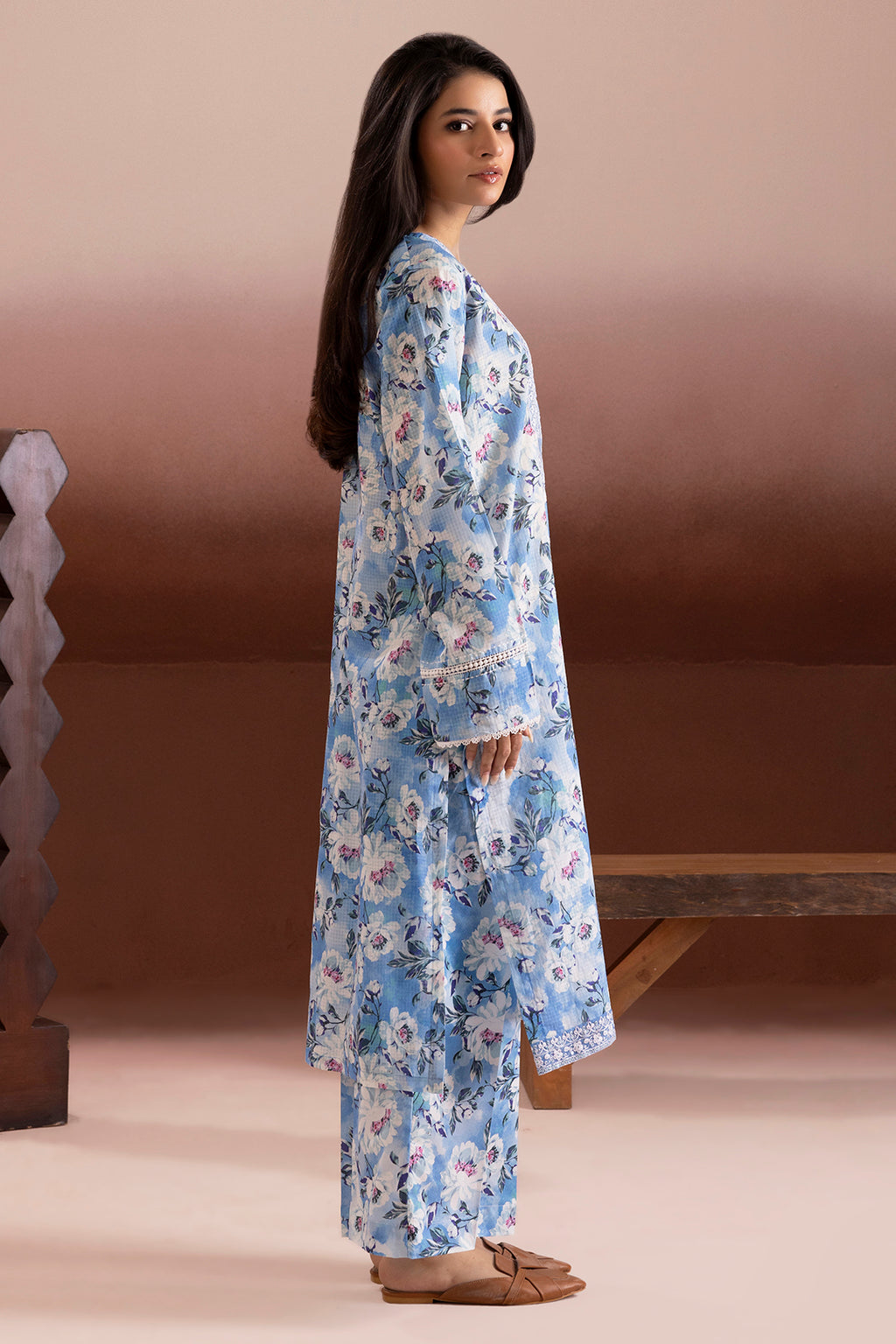 Embroidered Kurta Trouser - 2051