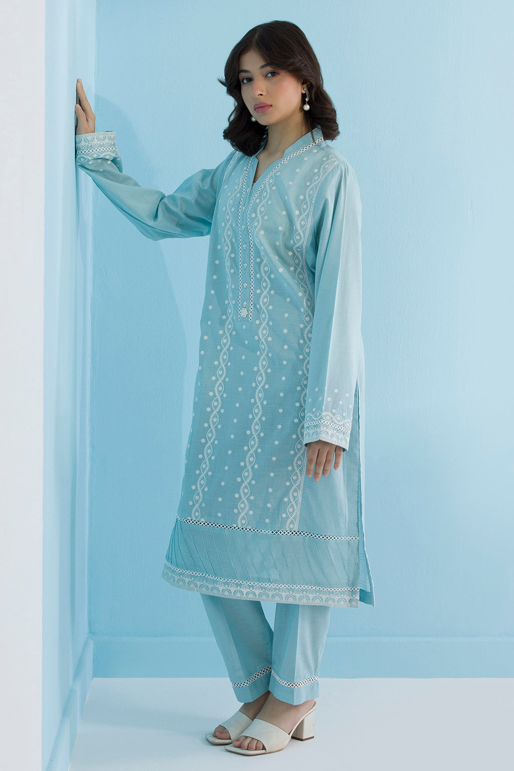 Embroidered Kurta Trouser - 2502