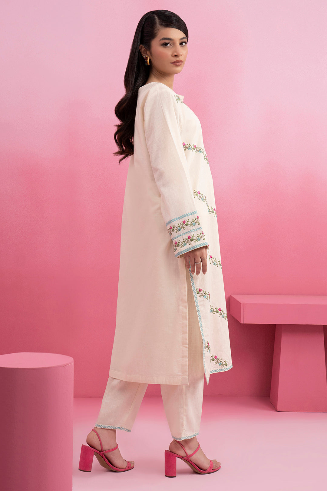 Embroidered Kurta Trouser - 2520