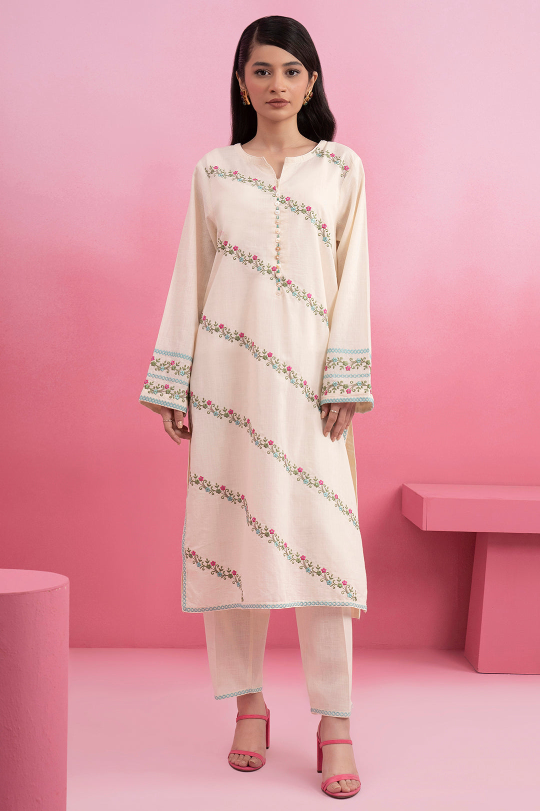 Embroidered Kurta Trouser - 2520