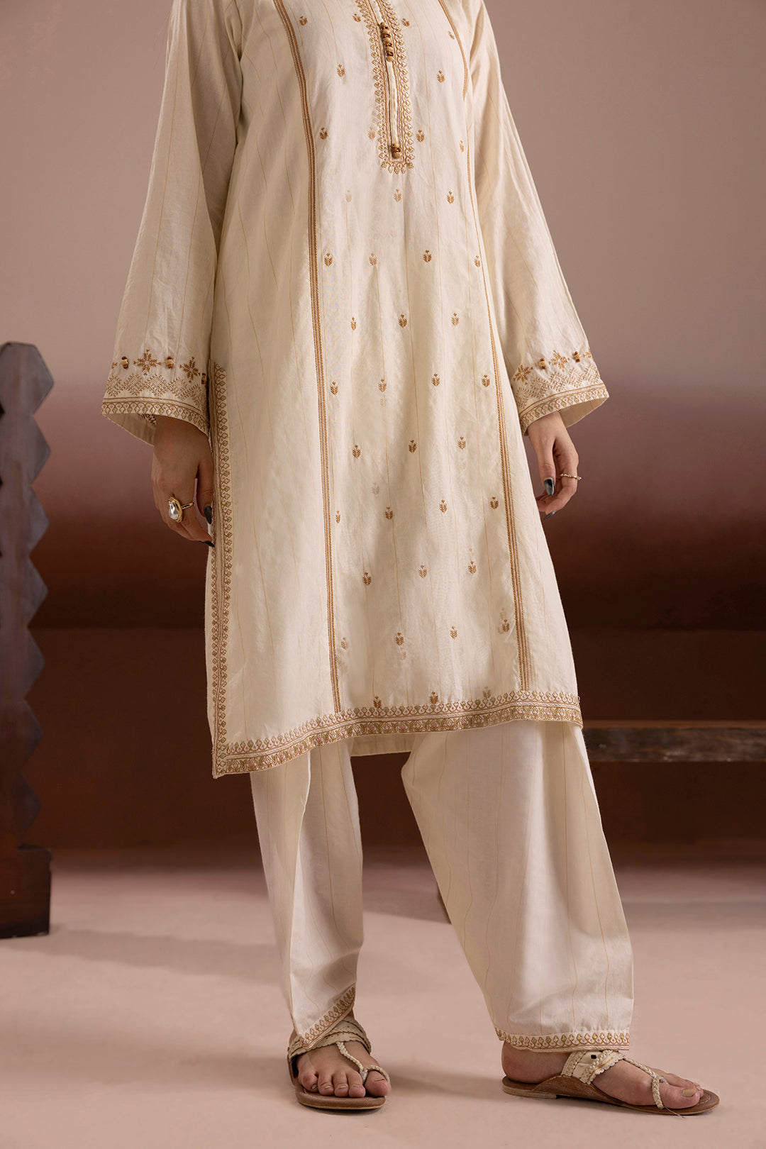 Embroidered Kurta Trouser - 2539