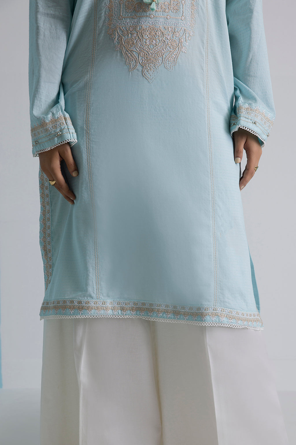 Embroidered Kurta Trouser - 2540
