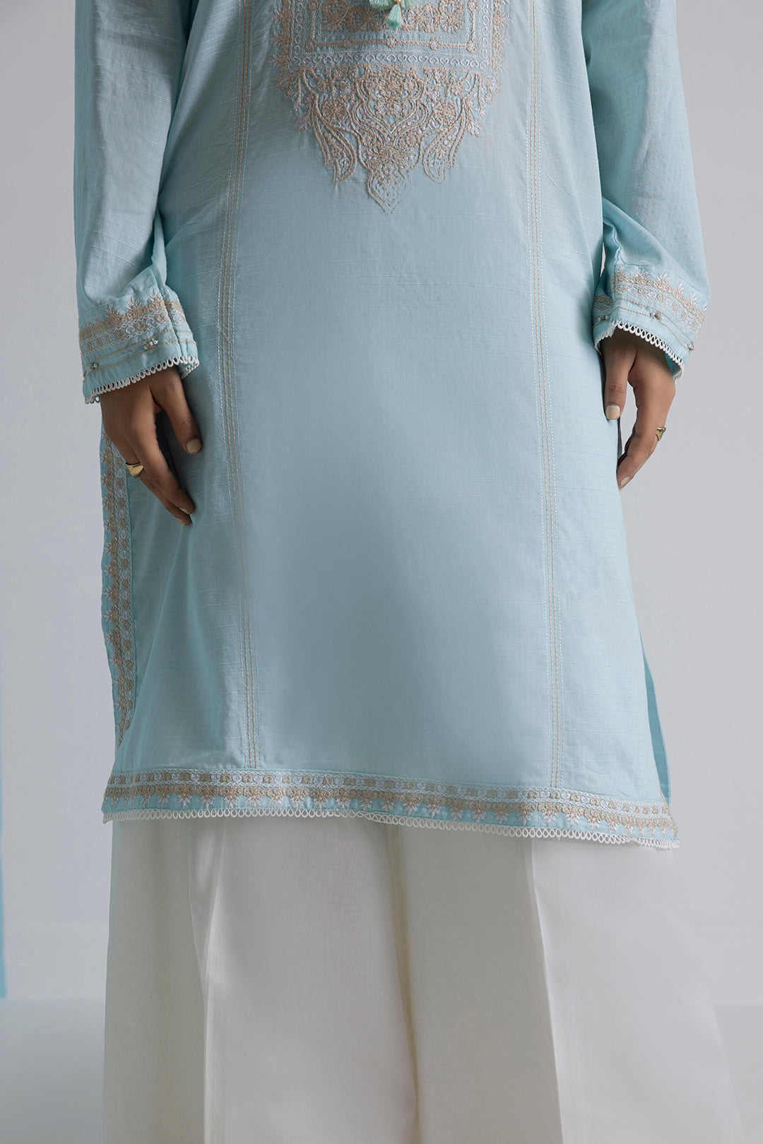 Embroidered Kurta Trouser - 2540