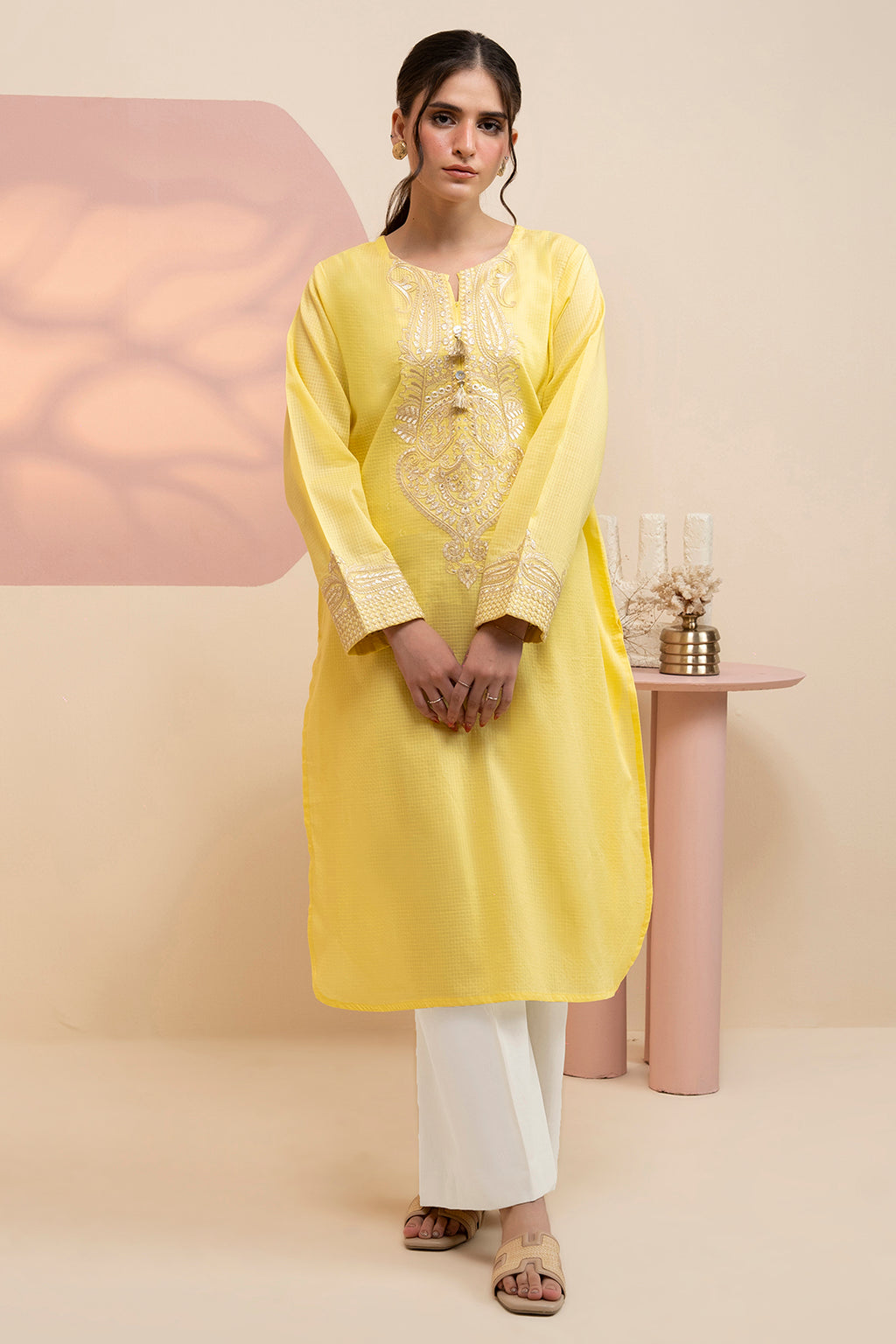 Embroidered Kurta Trouser - 2558