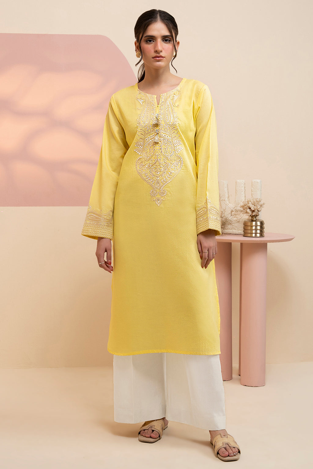 Embroidered Kurta Trouser - 2558