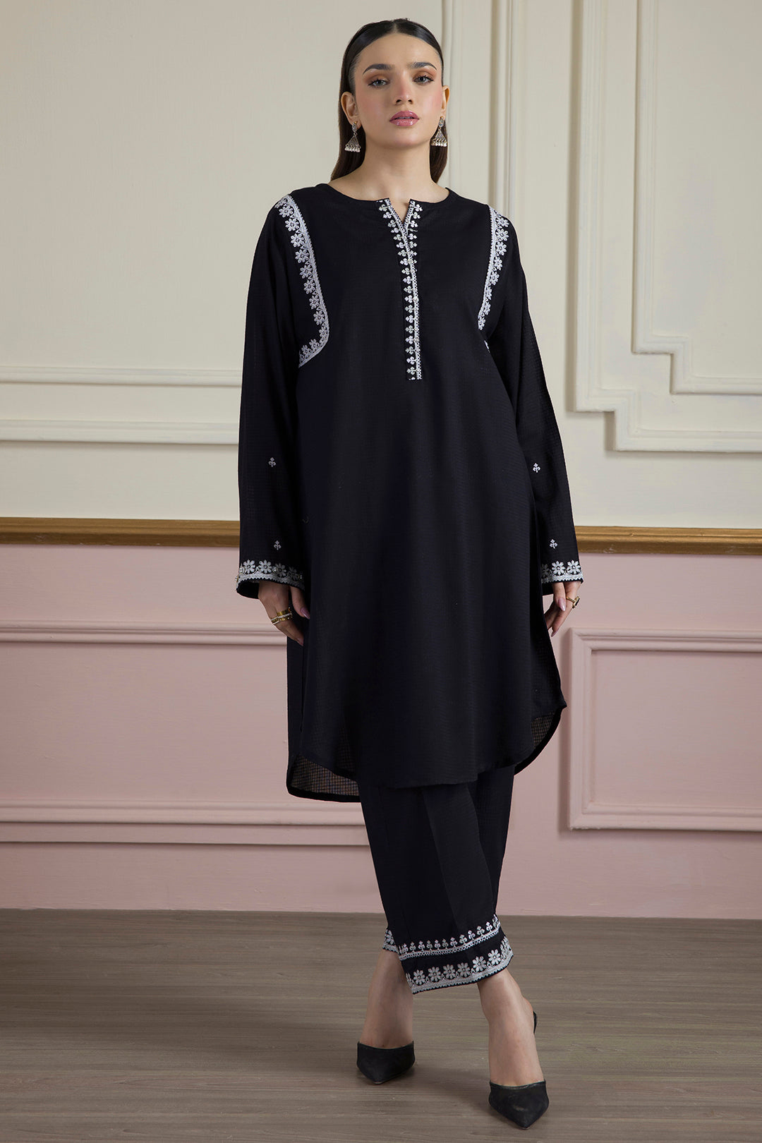 Embroidered Kurta Trouser - 2560