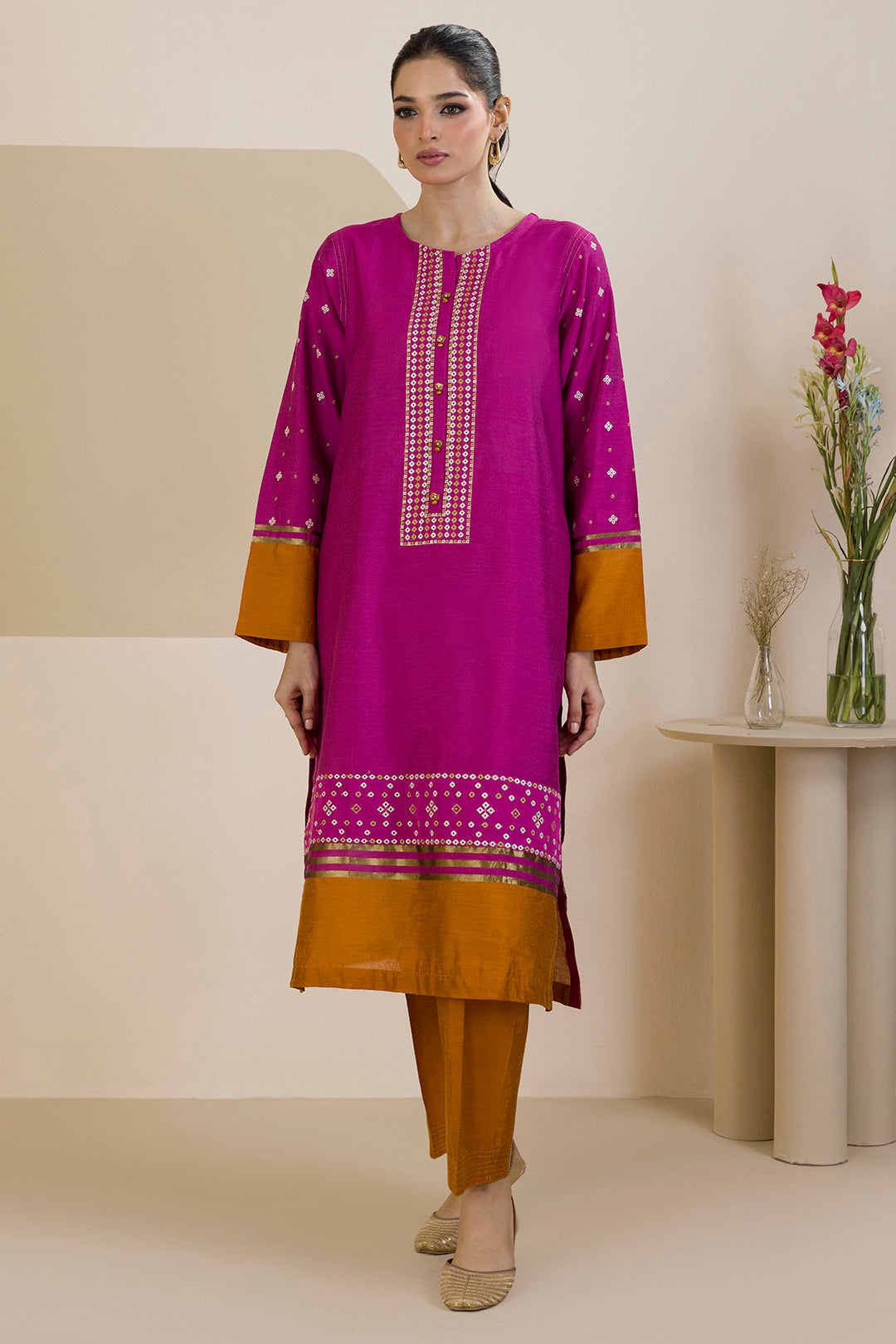 Embroidered Kurta Trouser - 2561
