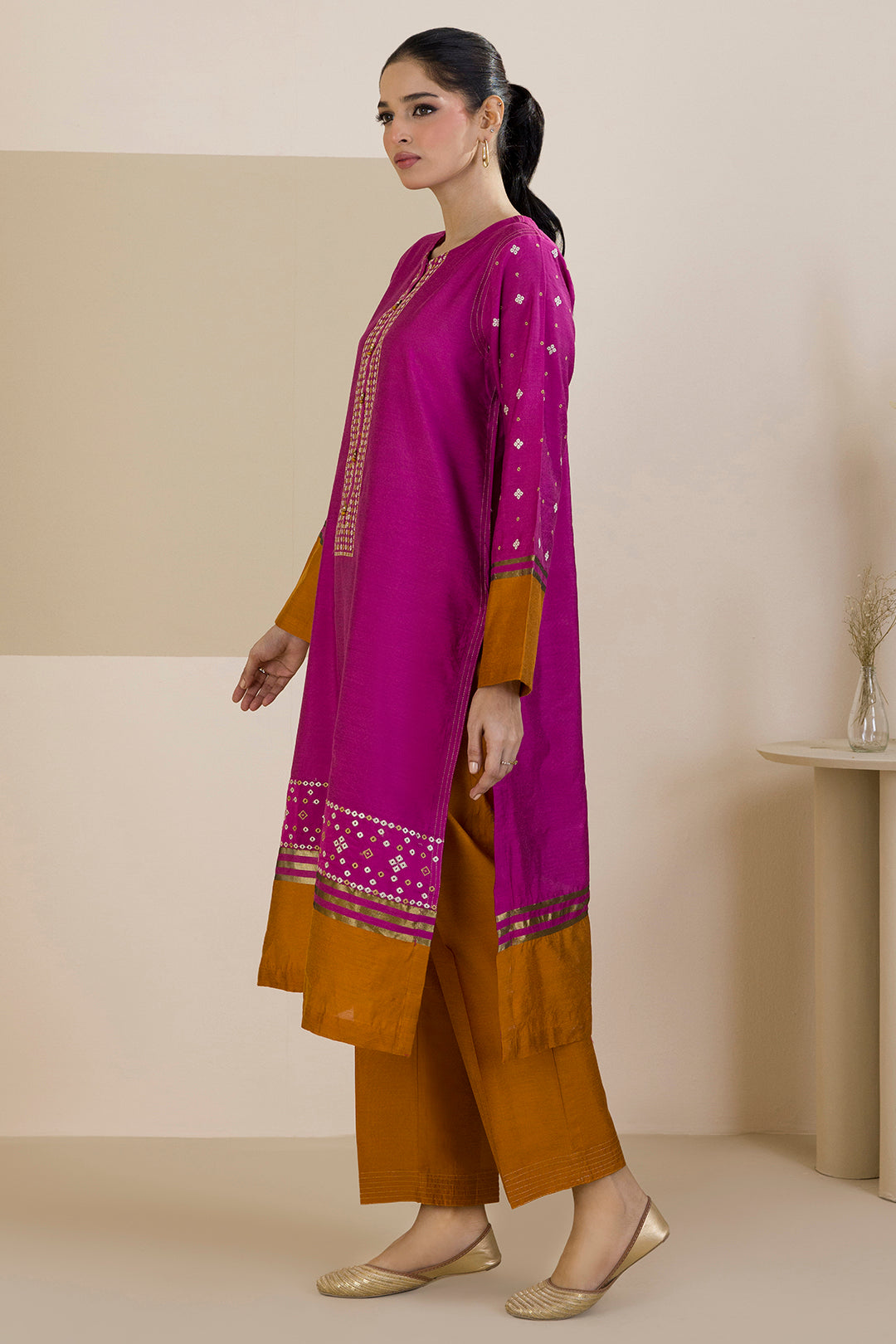 Embroidered Kurta Trouser - 2561