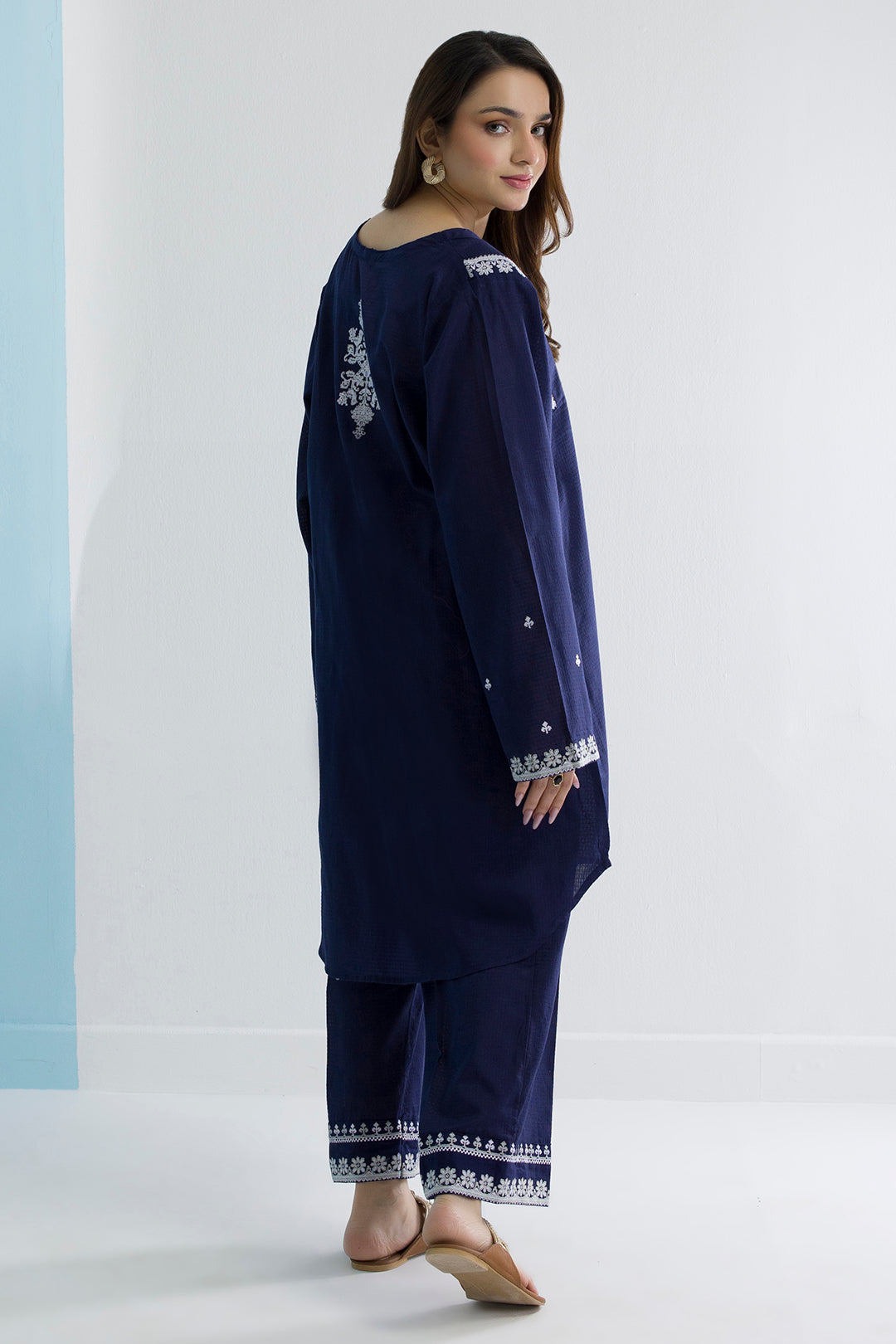 Embroidered Kurta Trouser - 2562