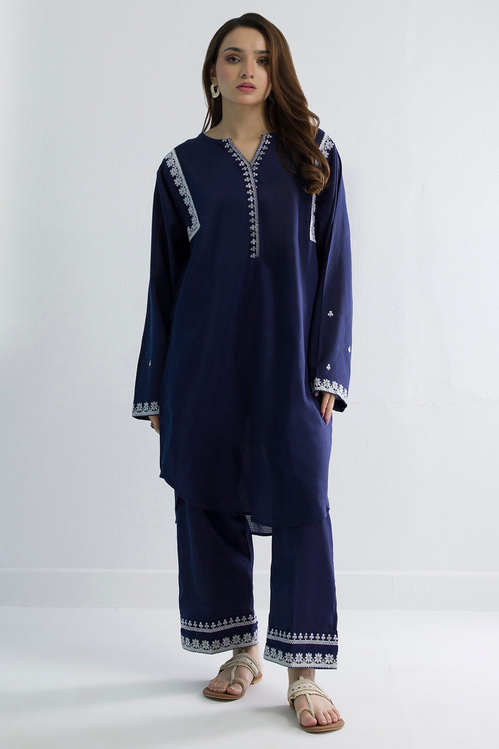 Embroidered Kurta Trouser - 2562
