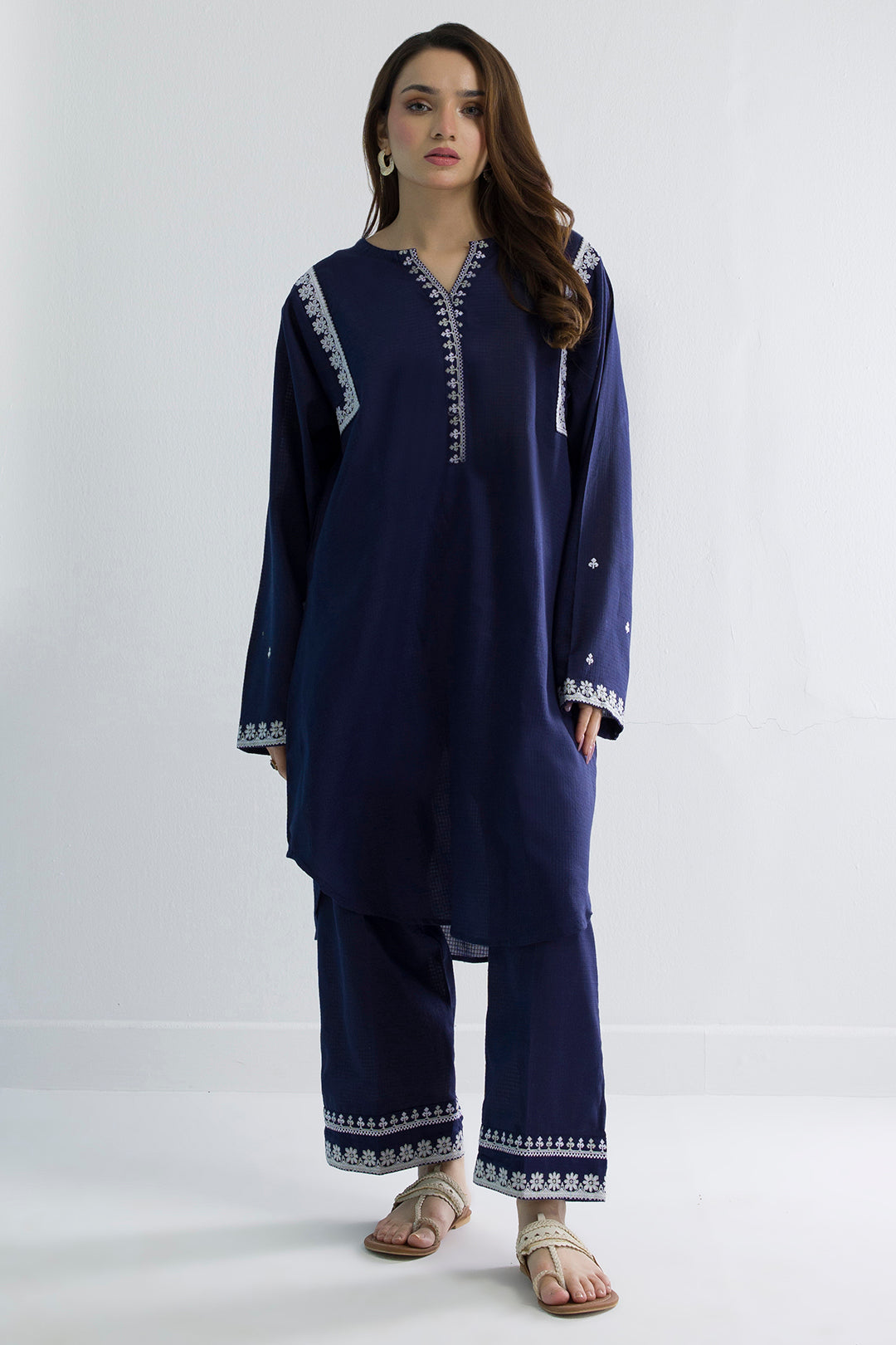 Embroidered Kurta Trouser - 2562