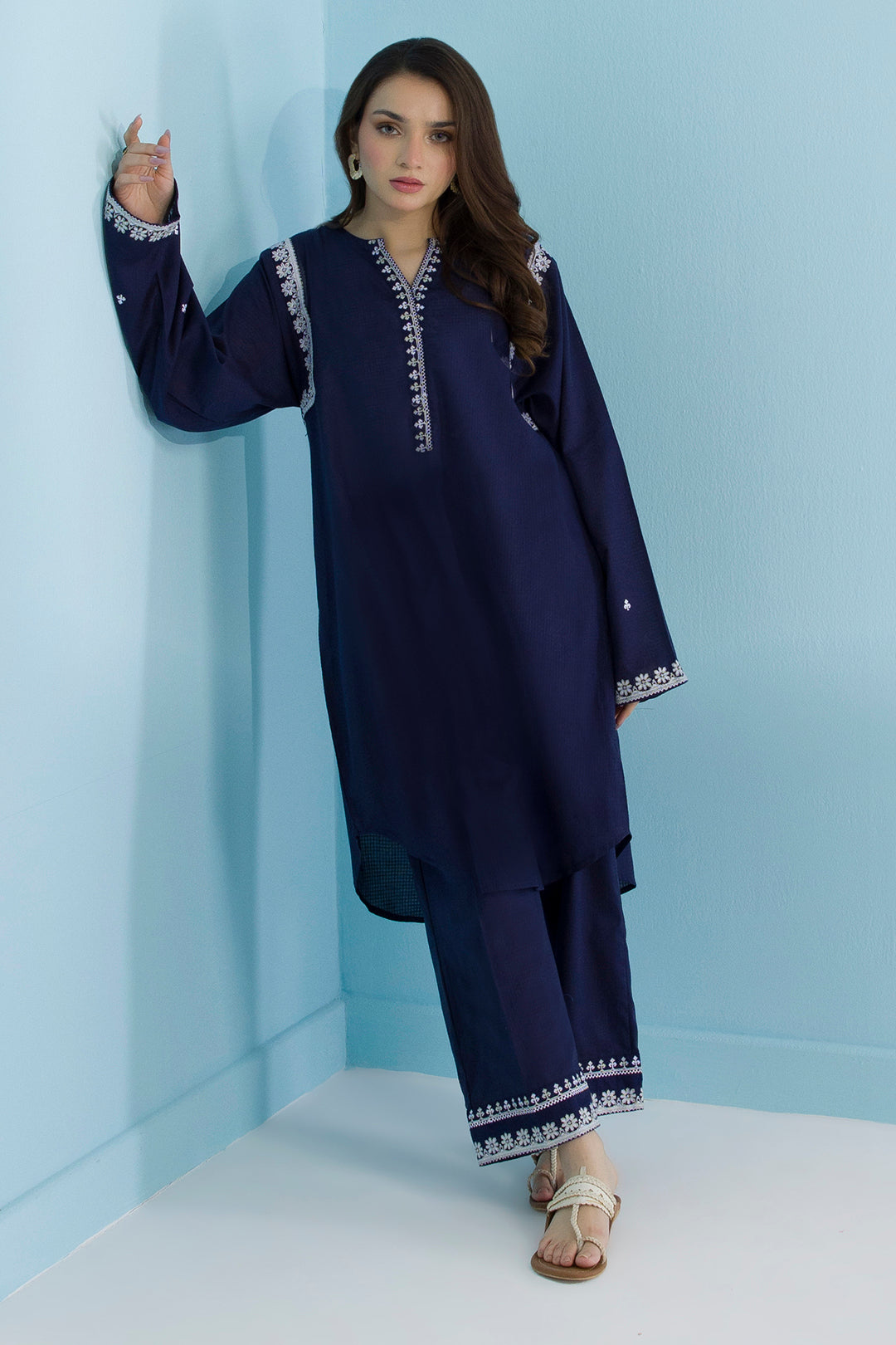 Embroidered Kurta Trouser - 2562