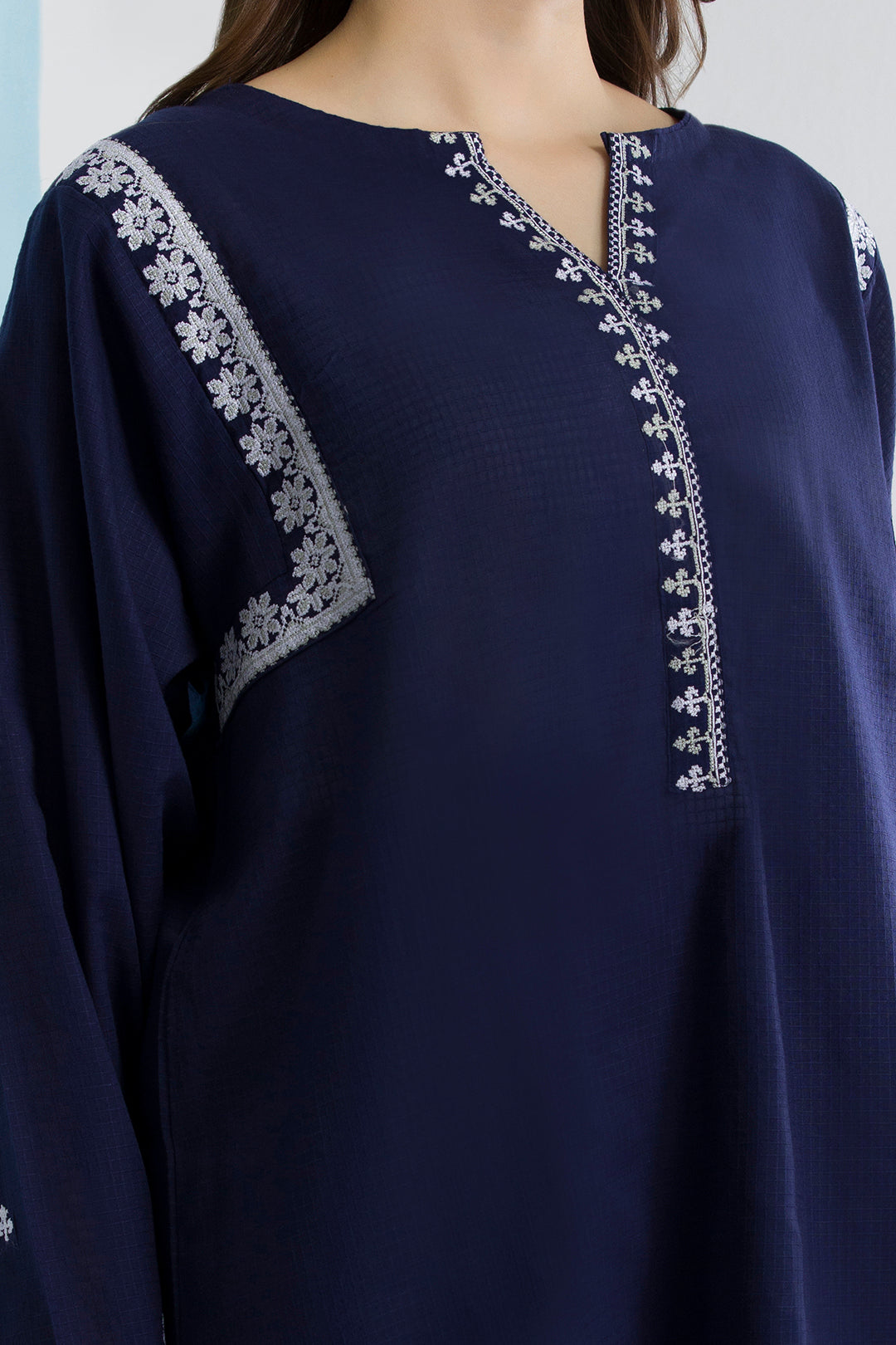 Embroidered Kurta Trouser - 2562