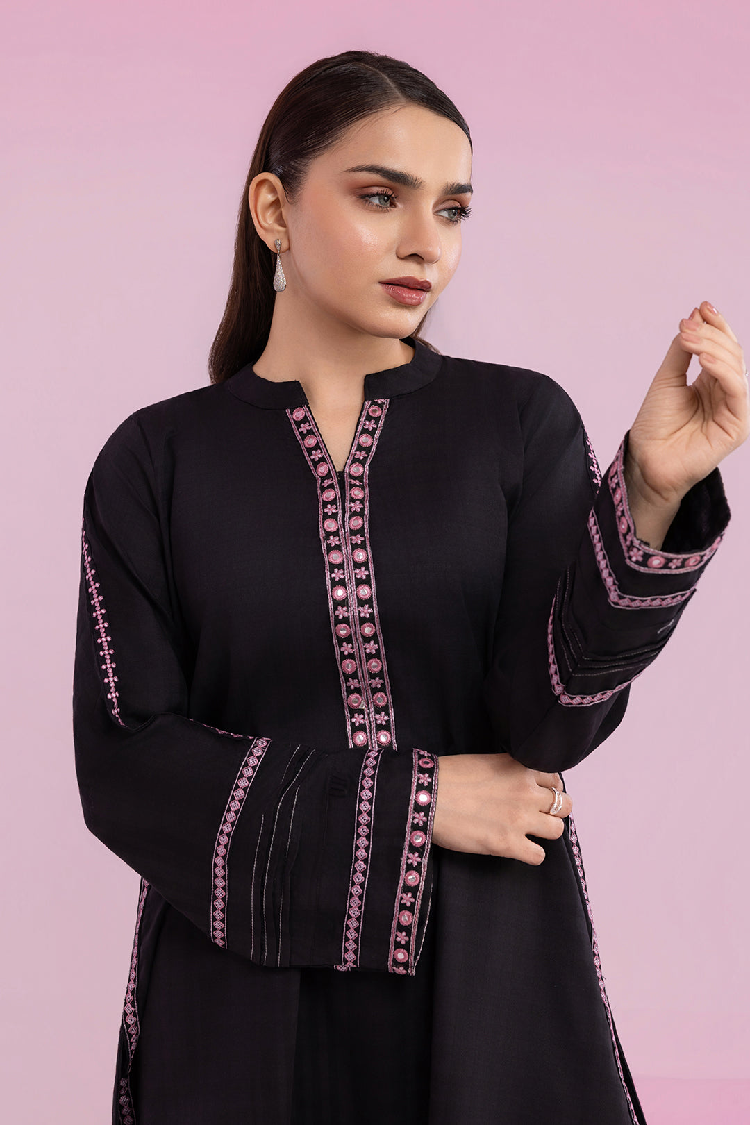 Embroidered Kurta Trouser - 2563