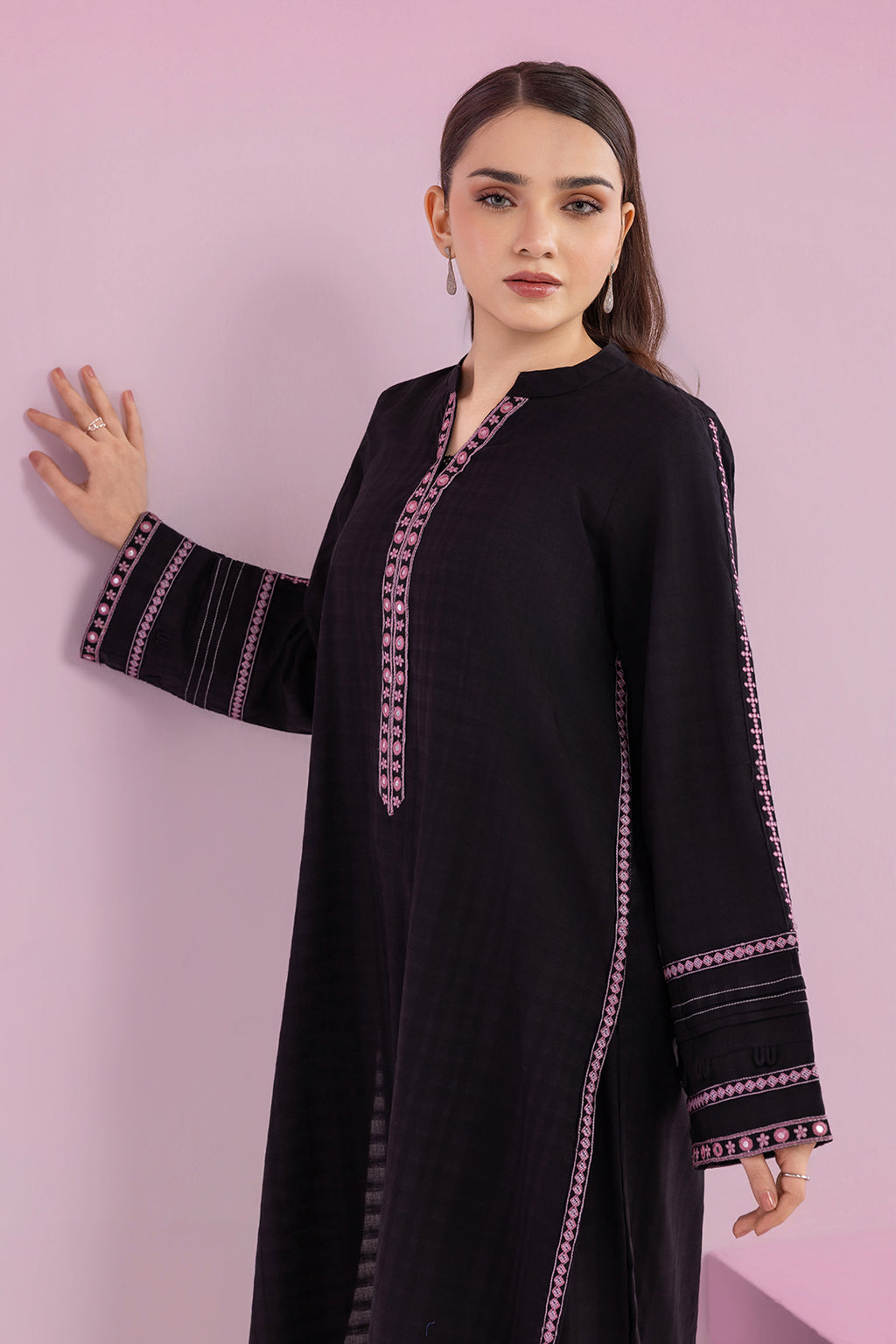 Embroidered Kurta Trouser - 2563