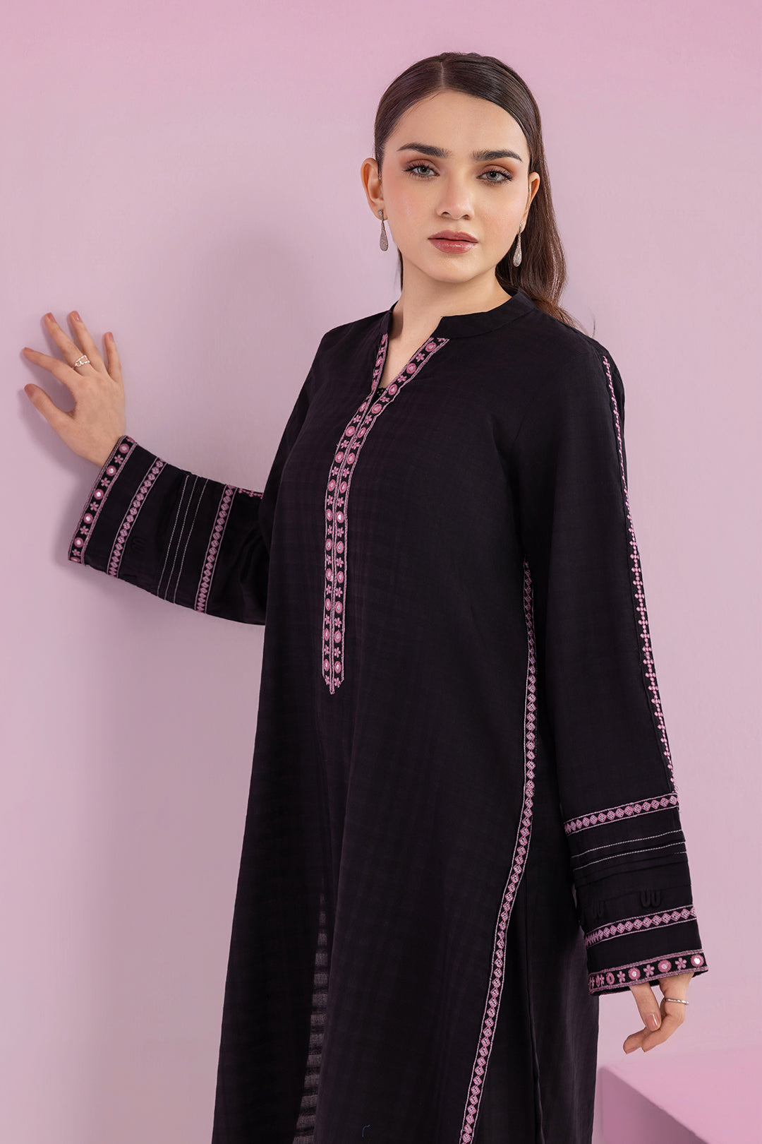 Embroidered Kurta Trouser - 2563