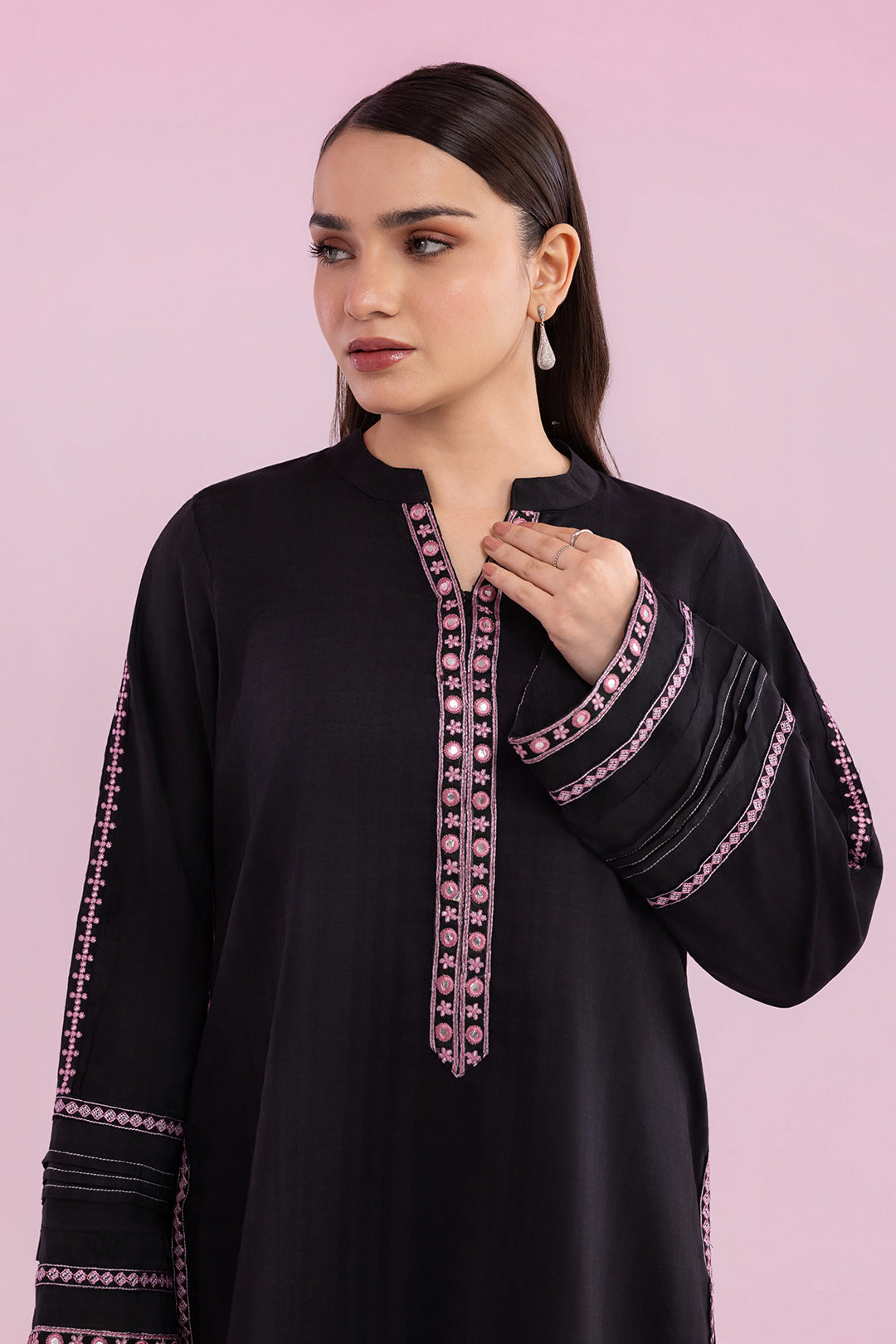Embroidered Kurta Trouser - 2563
