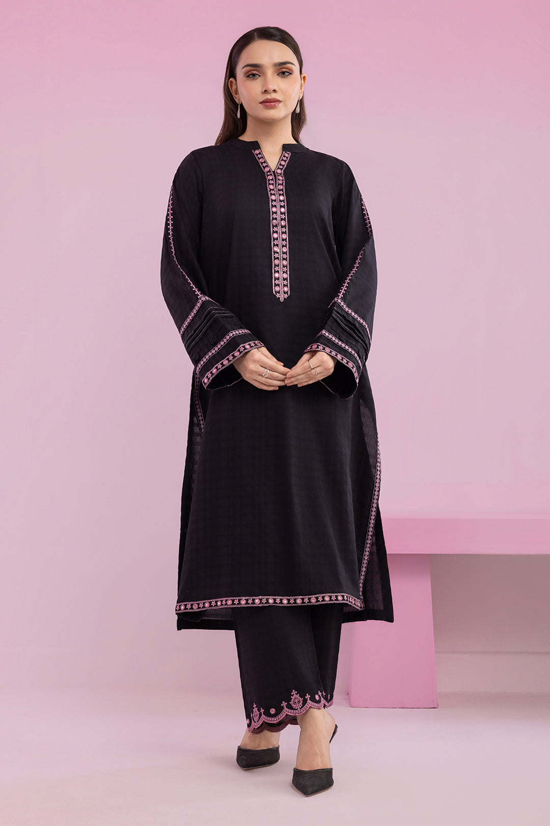 Embroidered Kurta Trouser - 2563