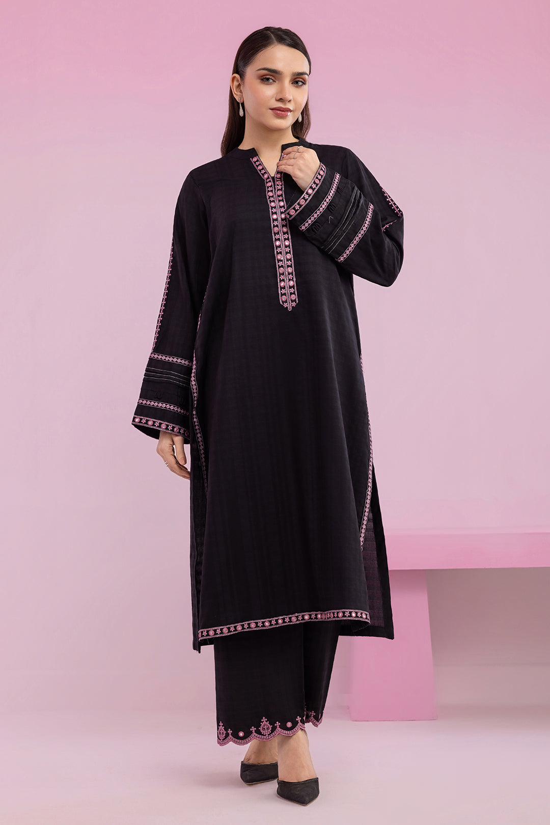 Embroidered Kurta Trouser - 2563