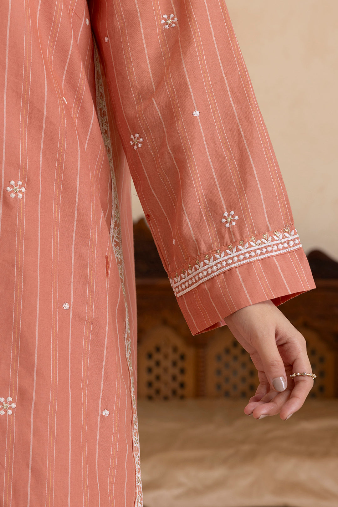 Embroidered Kurta Trouser - 2568