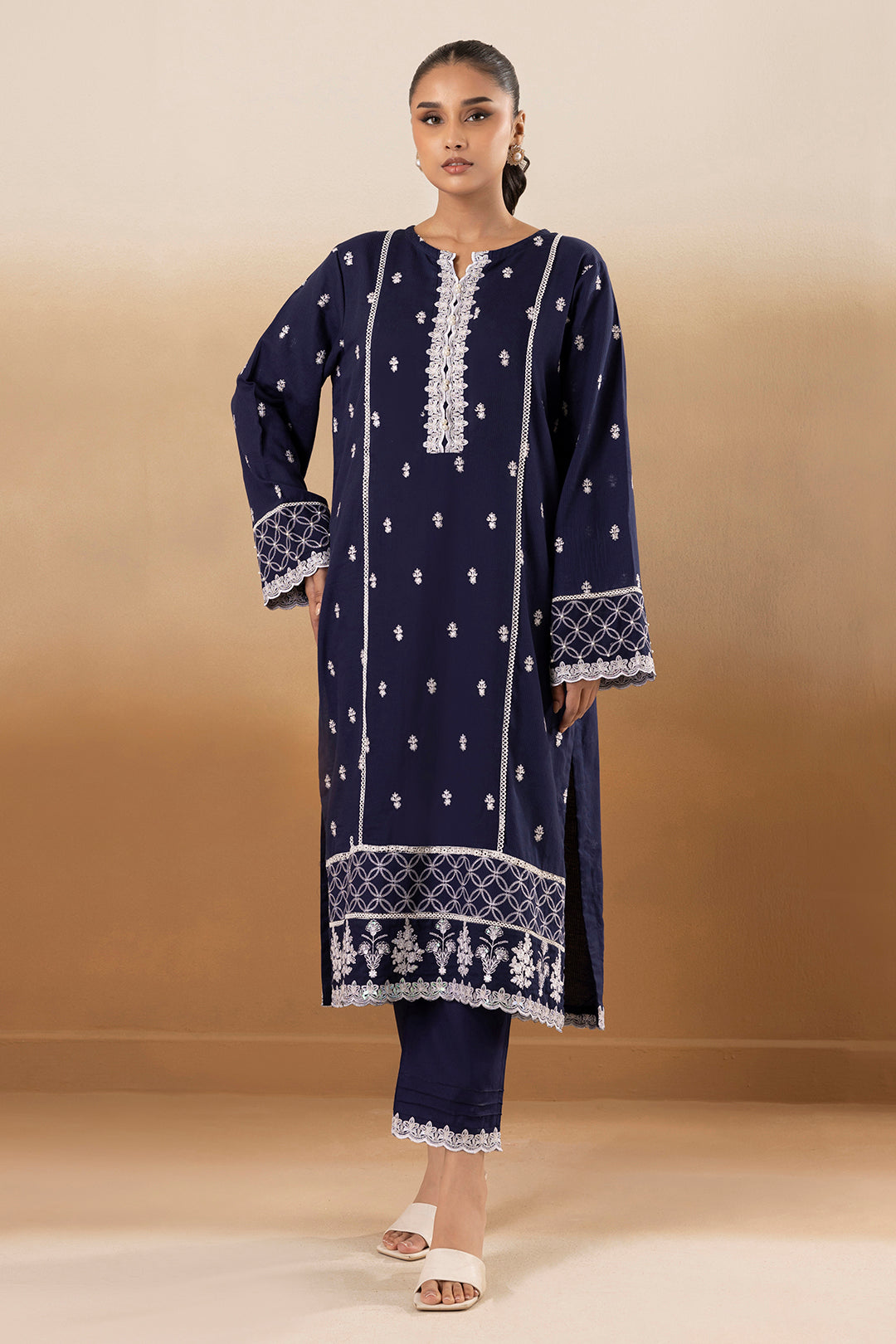 Embroidered Kurta Trouser - 2569