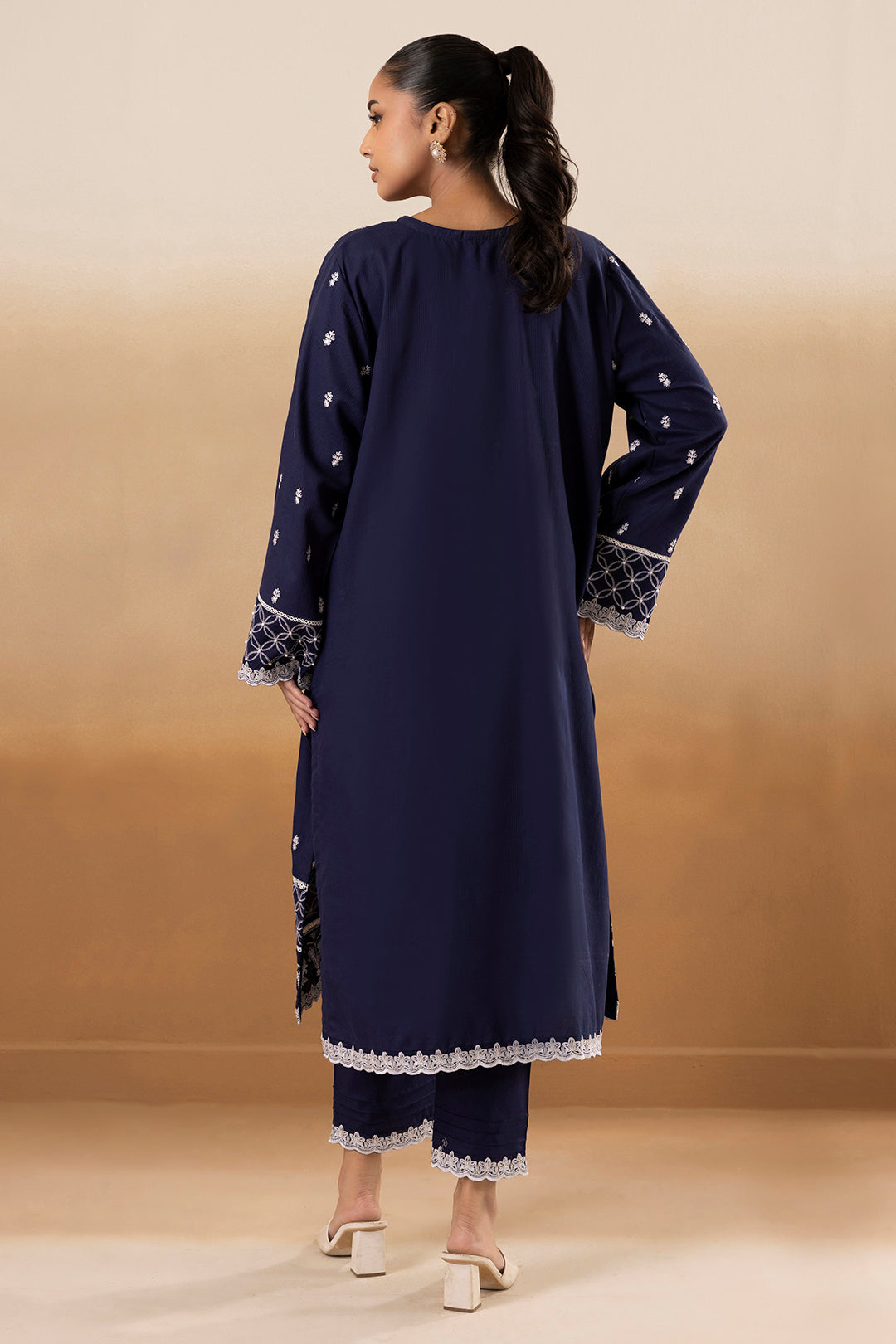 Embroidered Kurta Trouser - 2569
