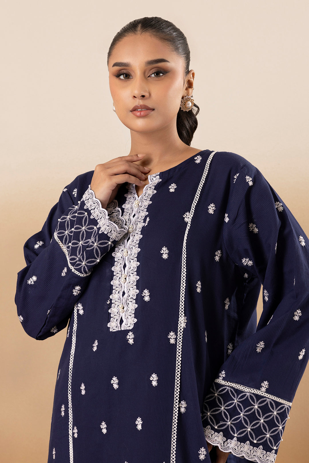 Embroidered Kurta Trouser - 2569
