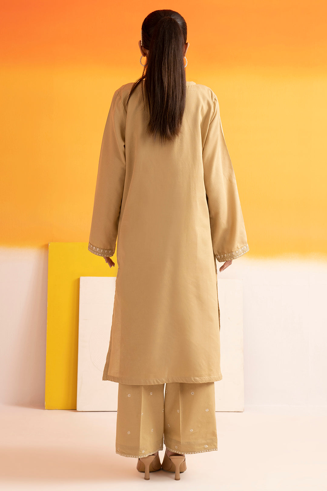 Embroidered Kurta Trouser - 2572