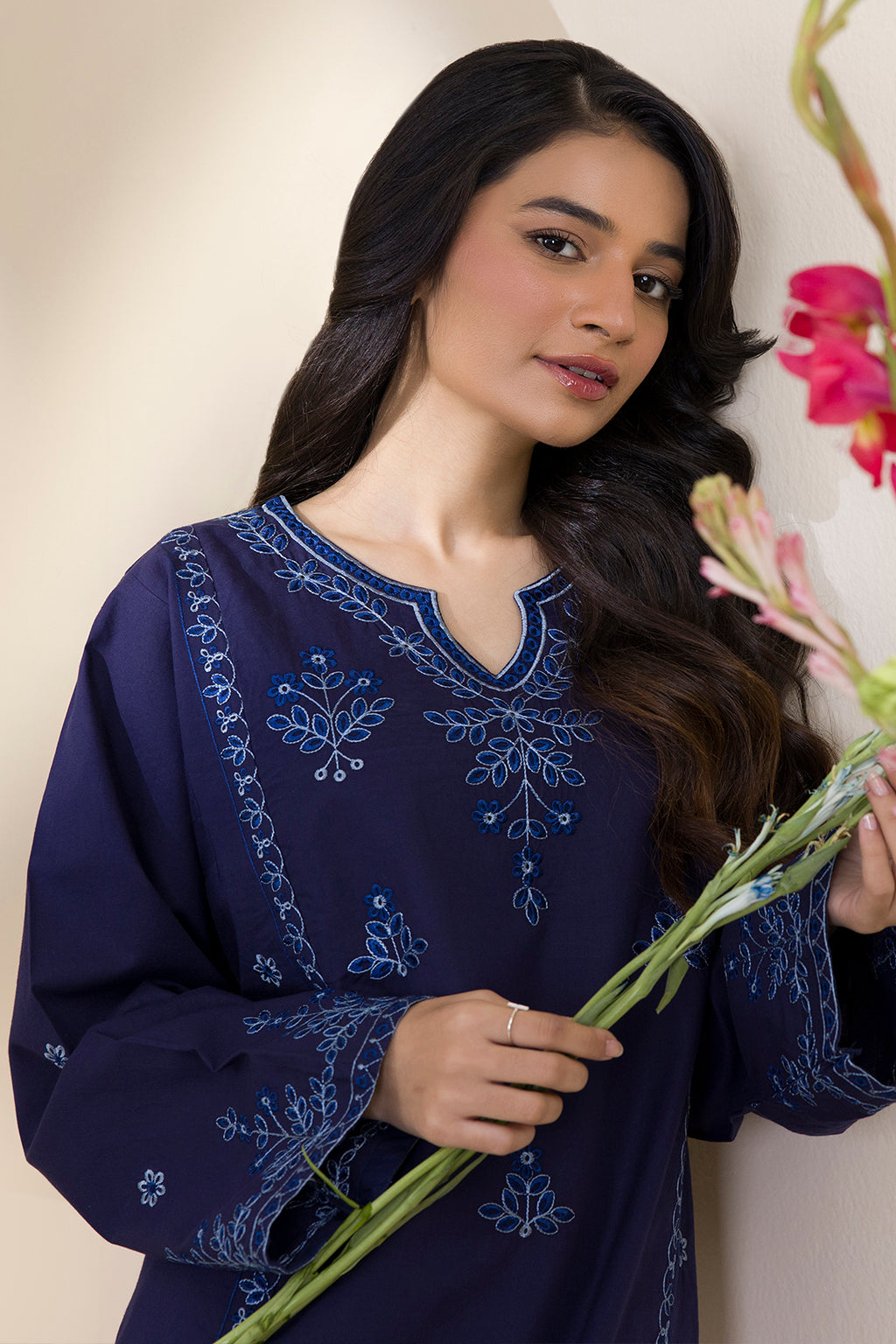 Embroidered Kurta Trouser - 2587
