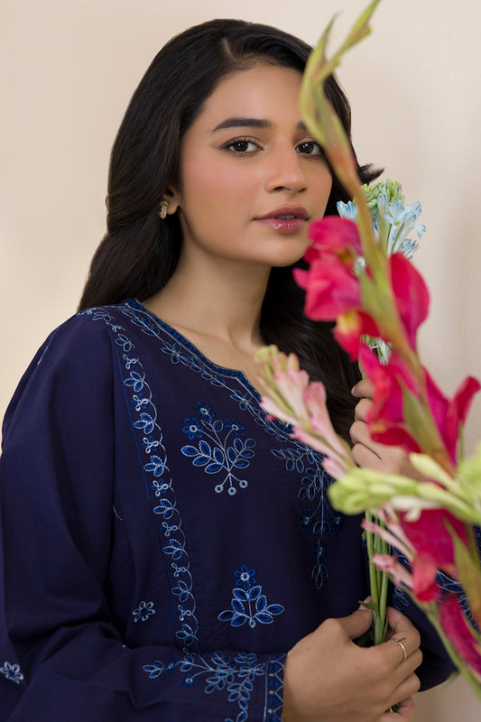 Embroidered Kurta Trouser - 2587