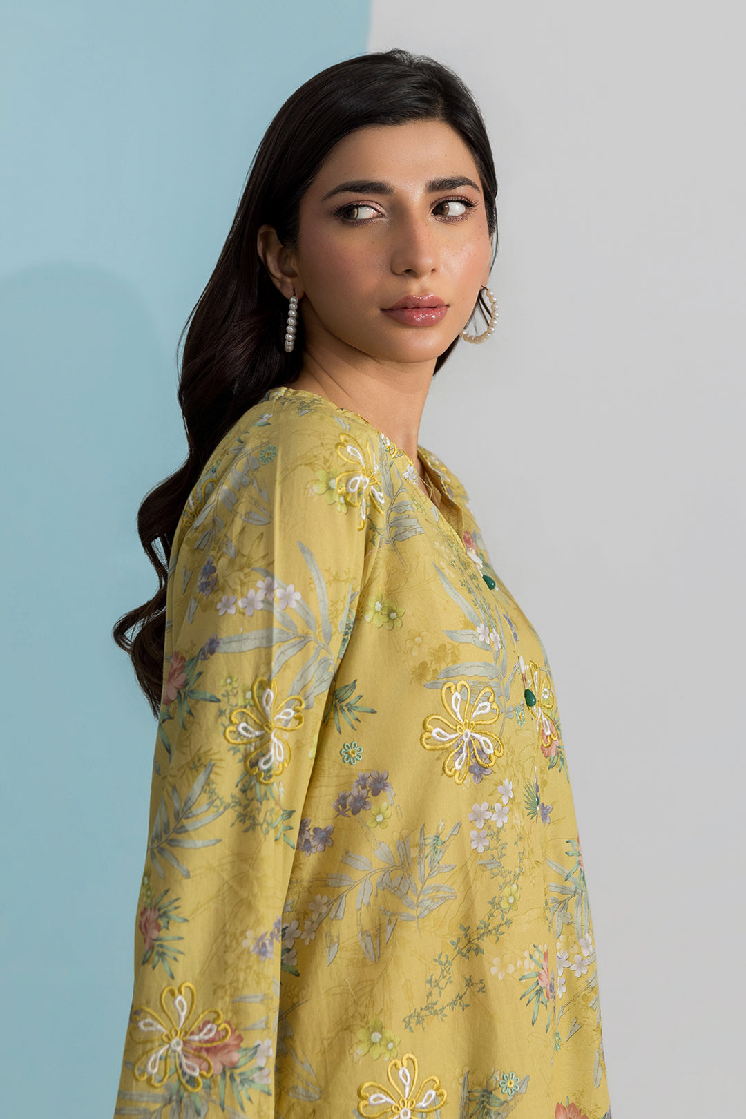 Embroidered Kurta Trouser - 2597