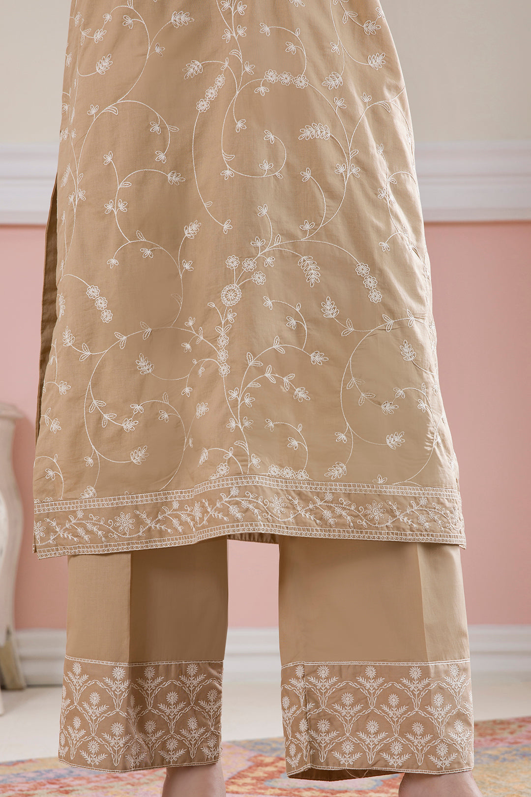Embroidered Kurta Trouser - 2600