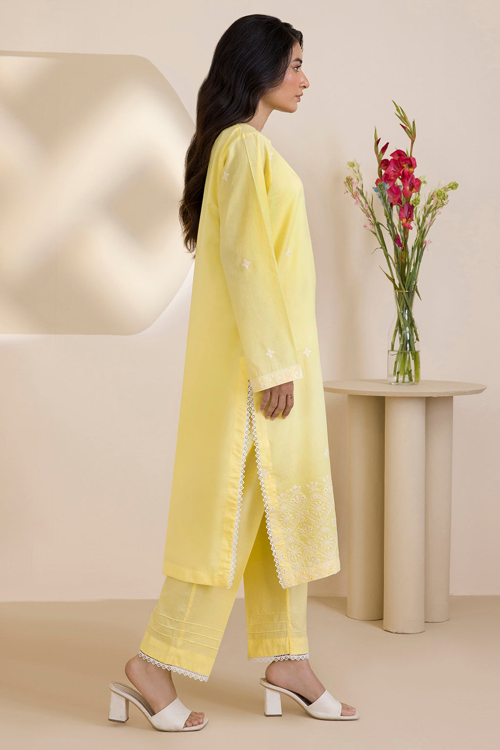 Embroidered Kurta Trouser - 2601