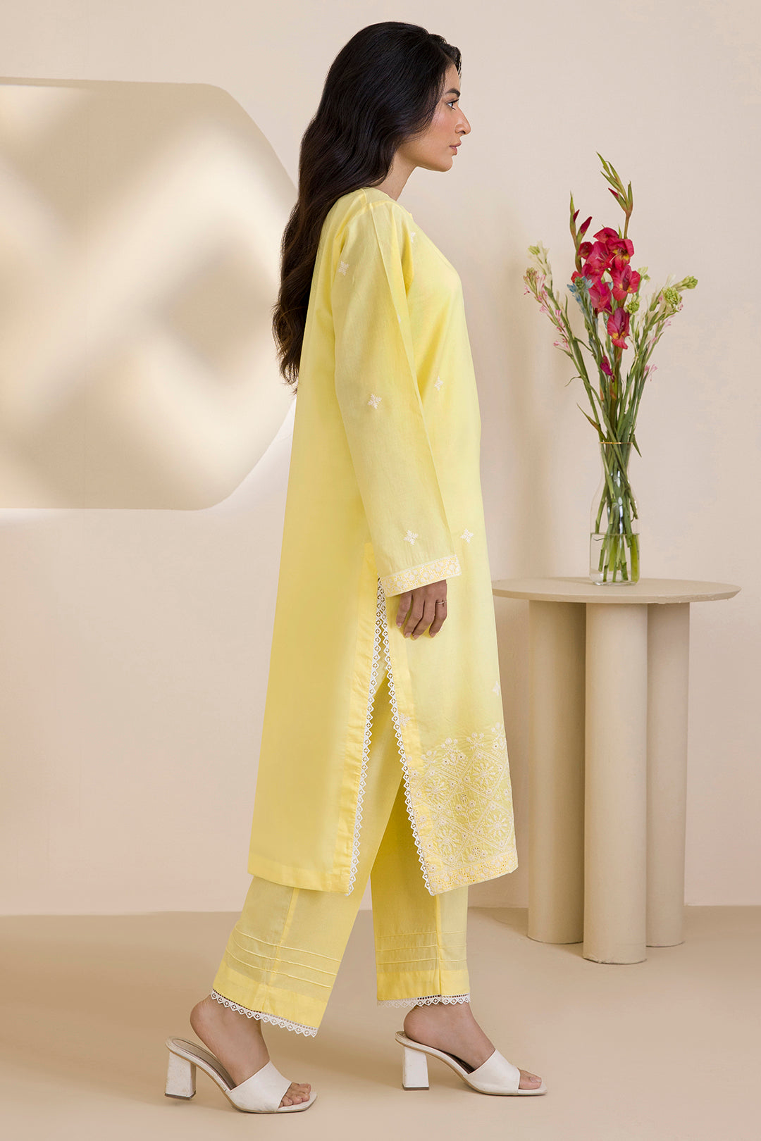 Embroidered Kurta Trouser - 2601